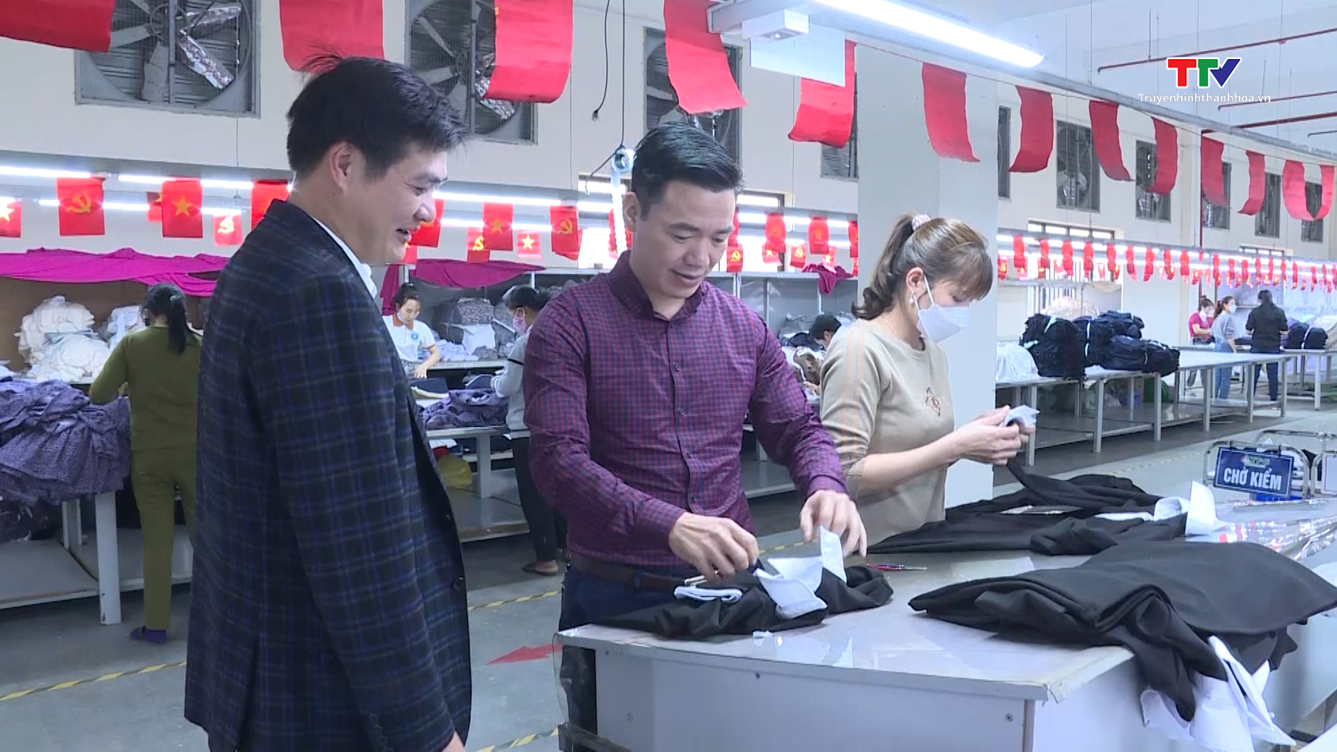 Doanh nghiệp tìm kiếm đơn hàng, đảm bảo ổn định sản xuất - Ảnh 2. Doanh nghiệp tìm kiếm đơn hàng, đảm bảo ổn định sản xuất - Ảnh 2.