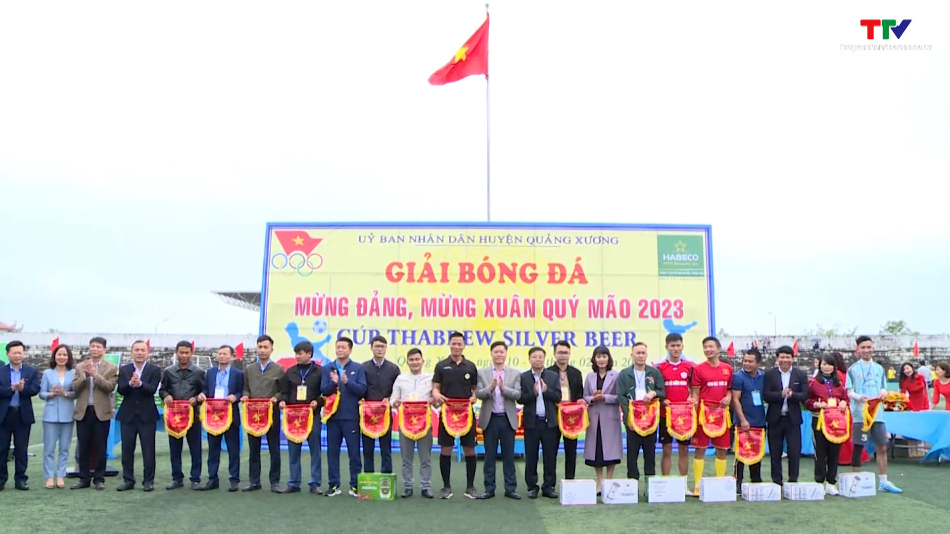 Huyện Quảng Xương tổ chức Giải bóng đá mừng Đảng - mừng Xuân Quý Mão 2023 - Ảnh 2.