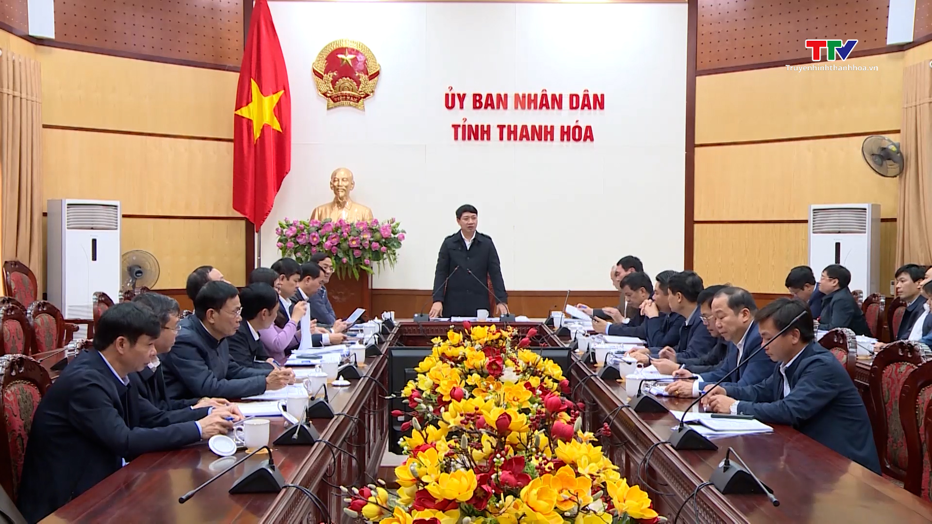 Phó Chủ tịch UBND tỉnh Lê Đức Giang nghe báo cáo về sửa đổi, bổ sung cơ chế, chính sách phát triển nông nghiệp, nông thôn            - Ảnh 3.
