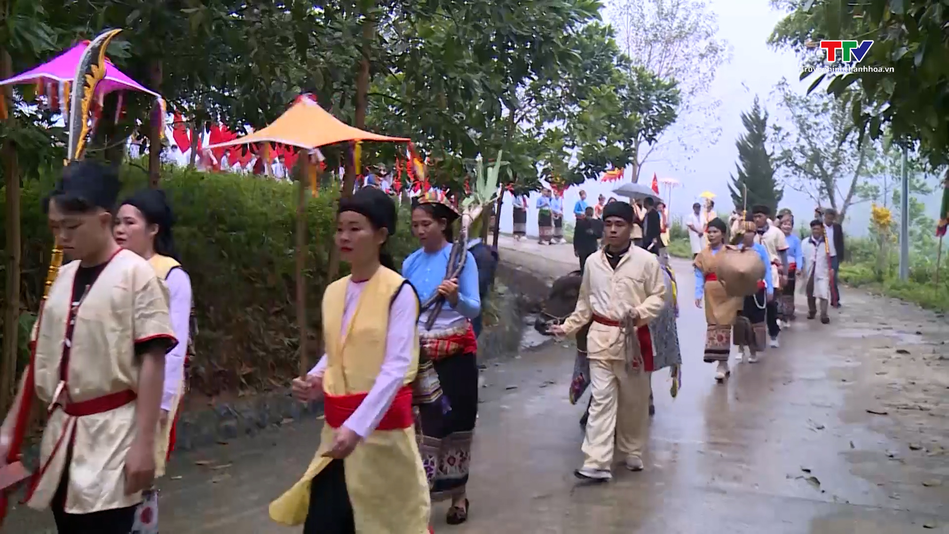 Đặc sắc lễ hội dâng trâu tế trời đền Chín Gian huyện Như Xuân - Ảnh 5.