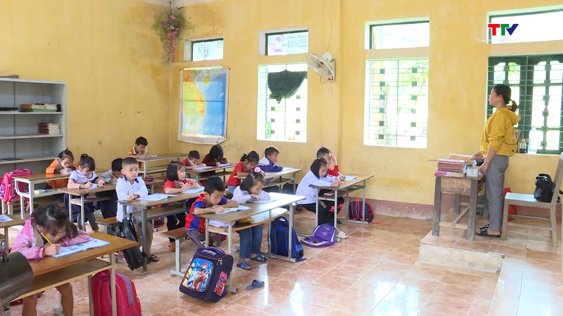 Bất cập trong thực hiện chương trình phổ thông mới ở huyện Quan Sơn - Ảnh 3. Bất cập trong thực hiện chương trình phổ thông mới ở huyện Quan Sơn - Ảnh 3.