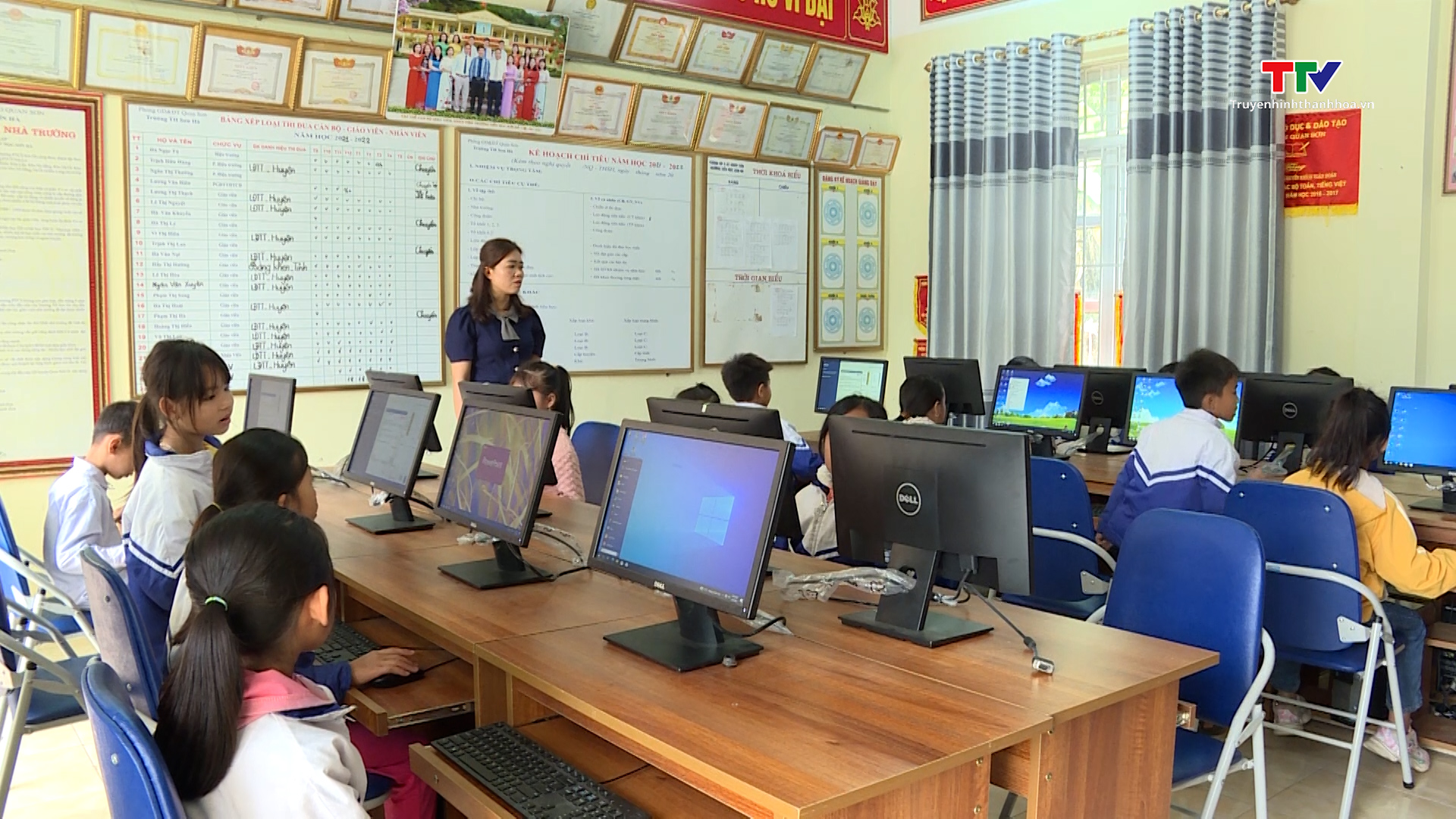 Bất cập trong thực hiện chương trình phổ thông mới ở huyện Quan Sơn - Ảnh 7. Bất cập trong thực hiện chương trình phổ thông mới ở huyện Quan Sơn - Ảnh 7.