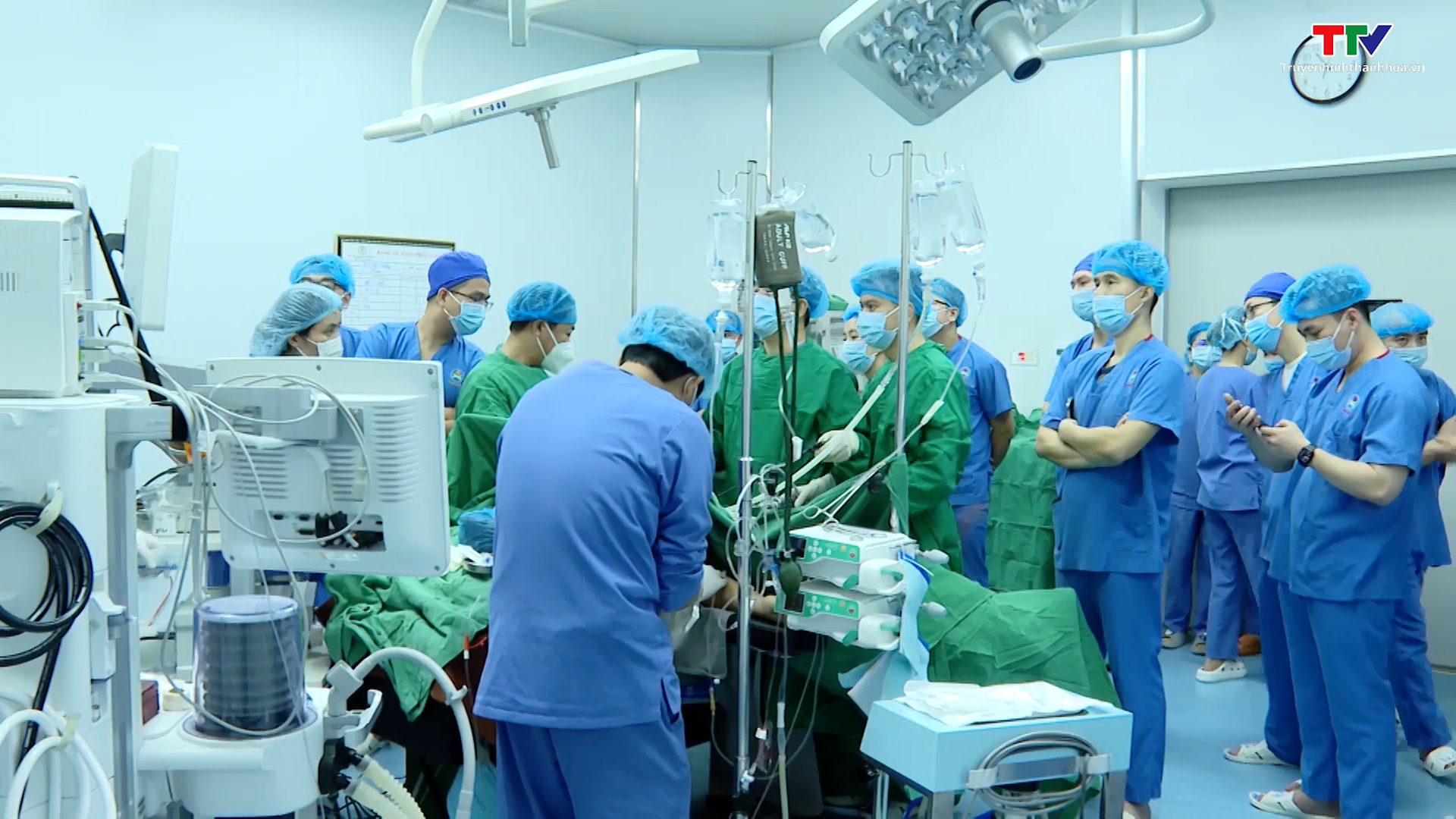 Bệnh viện Ung Bướu tỉnh Thanh Hoá tiếp tục triển khai kỹ thuật cắt gan trên bệnh nhân ung thư - Ảnh 2.