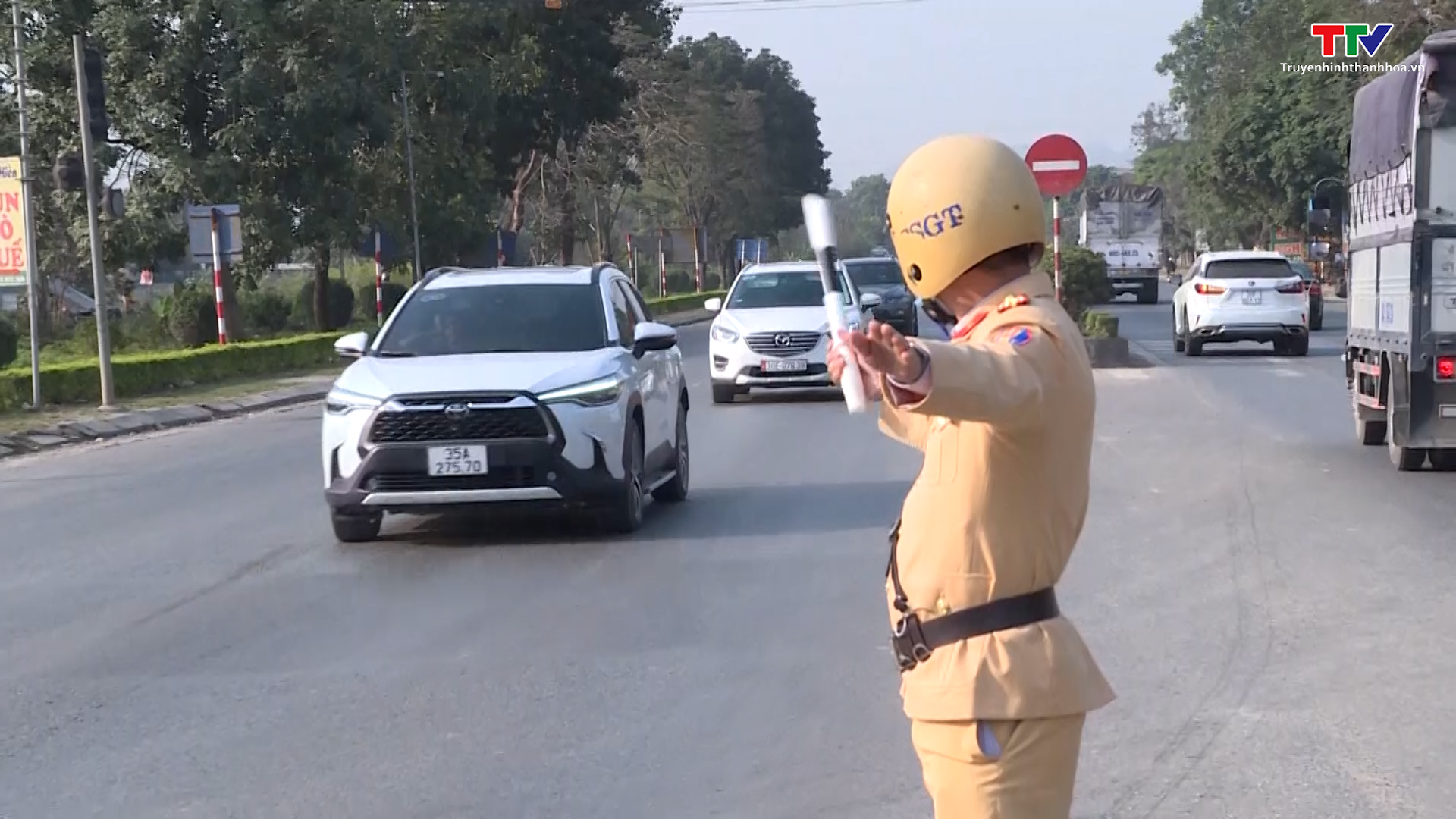 Công an thị xã Bỉm Sơn đảm bảo an ninh, trật tự an toàn giao thông tại khu vực du lịch, lễ hội - Ảnh 4.