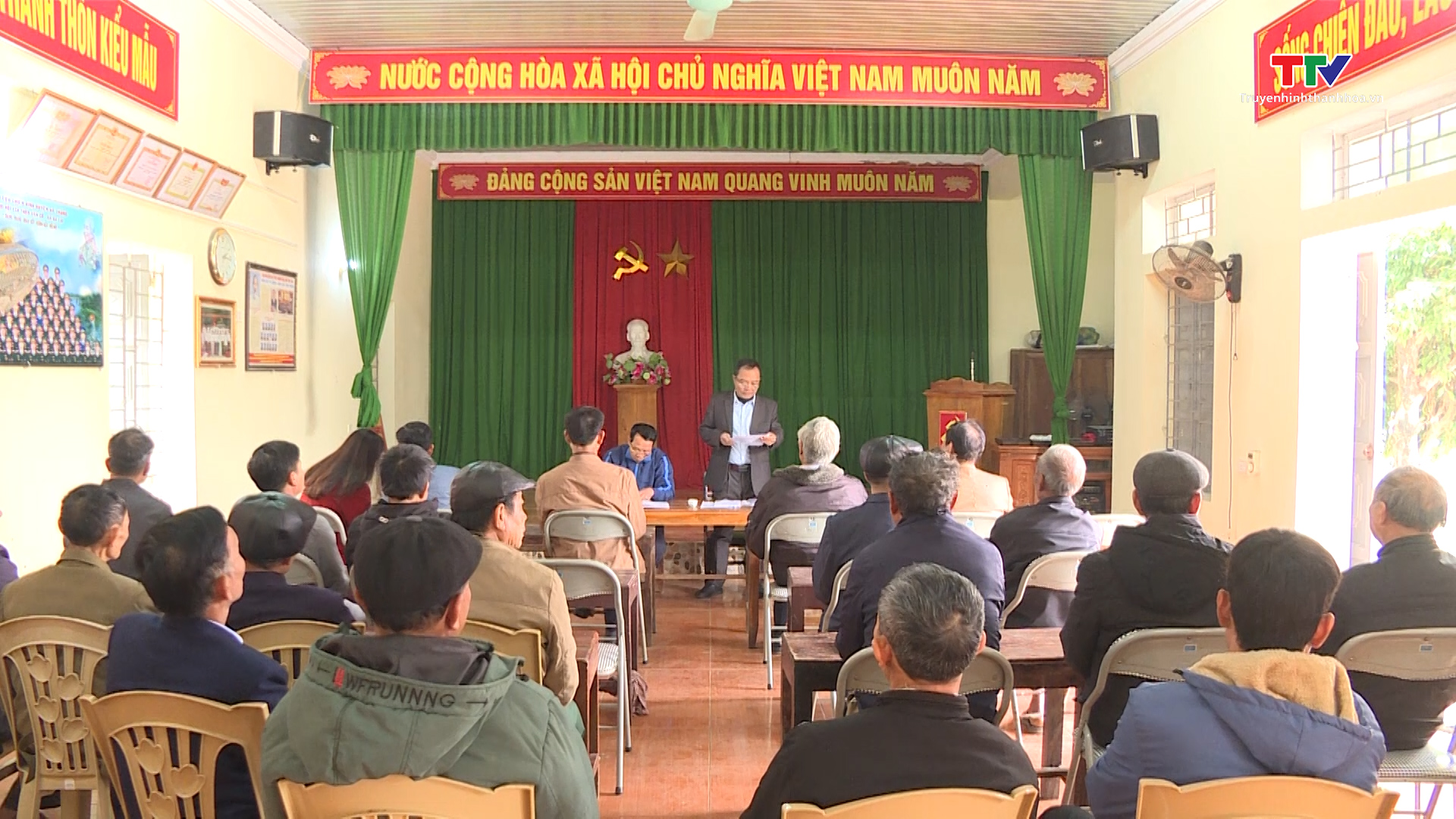 Đất nước phát triển vững mạnh dưới sự lãnh đạo của Đảng Cộng sản Việt Nam - Ảnh 3. Đất nước phát triển vững mạnh dưới sự lãnh đạo của Đảng Cộng sản Việt Nam - Ảnh 3.