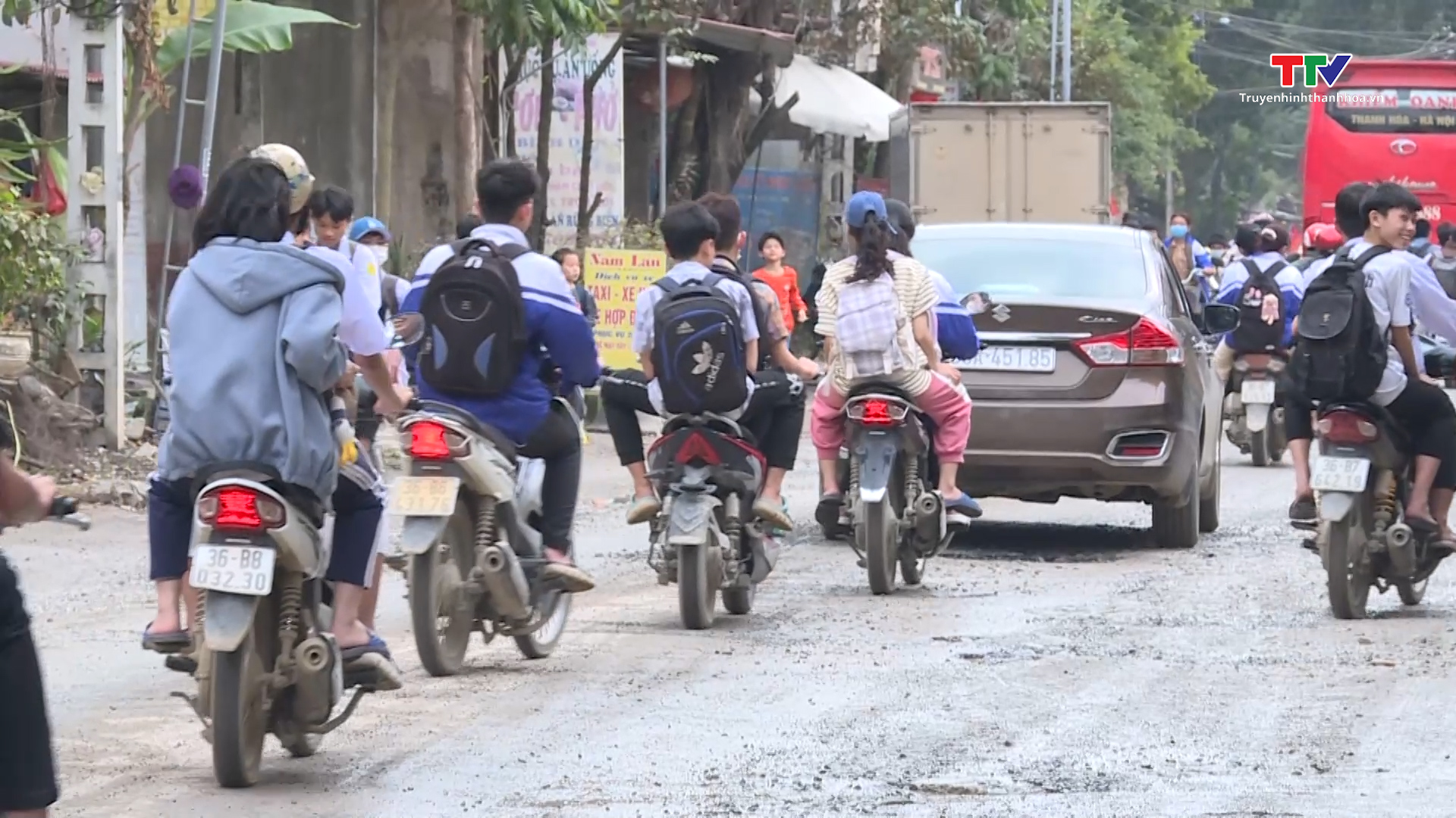 Tuyến đường liên xã Yên Tâm- Yên Phú, huyện Yên Định xuống cấp gây mất an toàn giao thông - Ảnh 3.