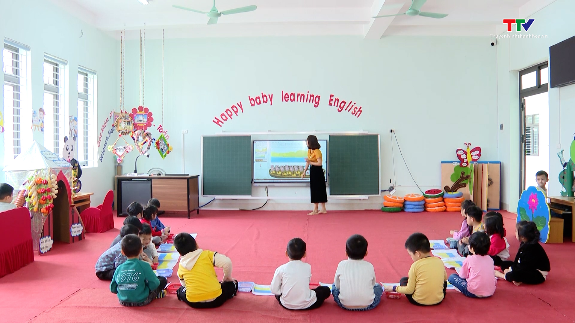 Thanh Hoá đẩy mạnh xây dựng phòng học thông minh - Ảnh 3. Thanh Hoá đẩy mạnh xây dựng phòng học thông minh - Ảnh 3.