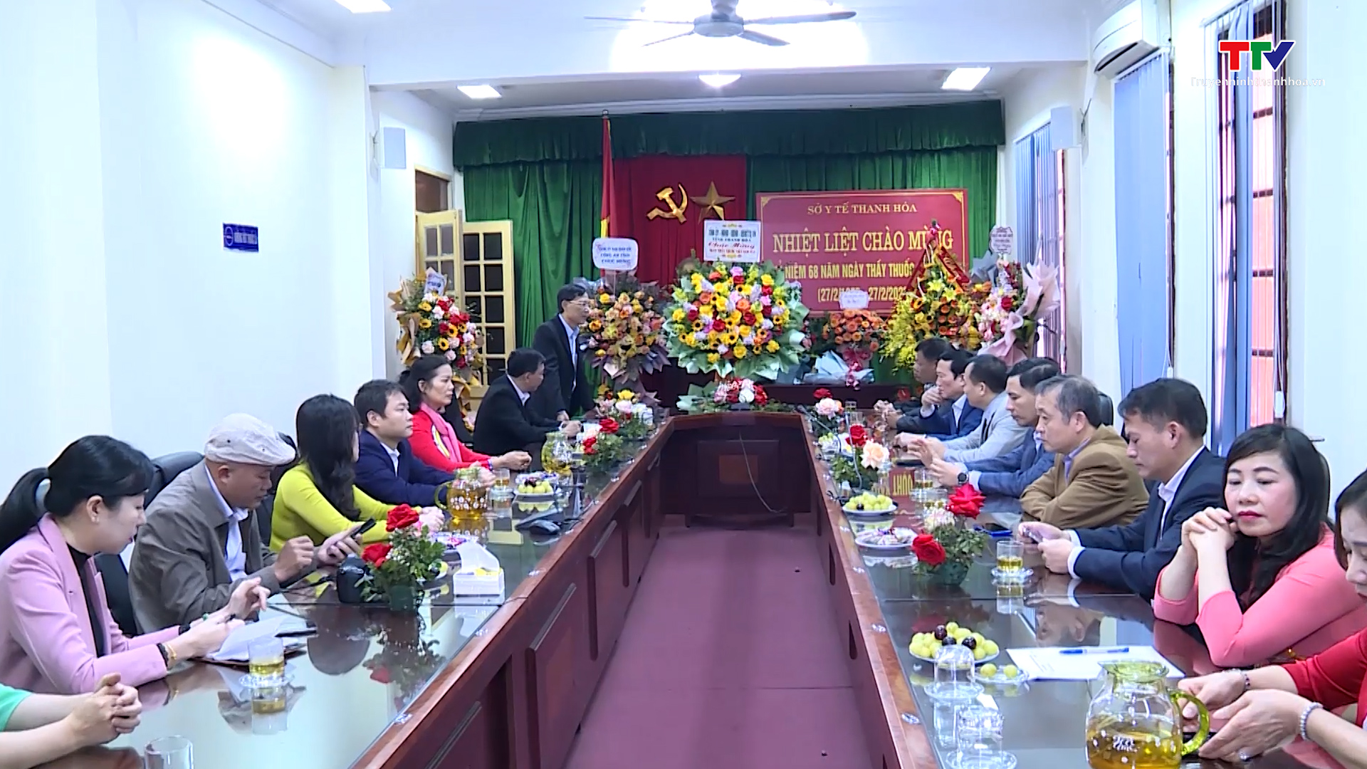 Phó Chủ tịch UBND tỉnh Đầu Thanh Tùng chúc mừng
ngày Thầy thuốc Việt Nam
 - Ảnh 3.
