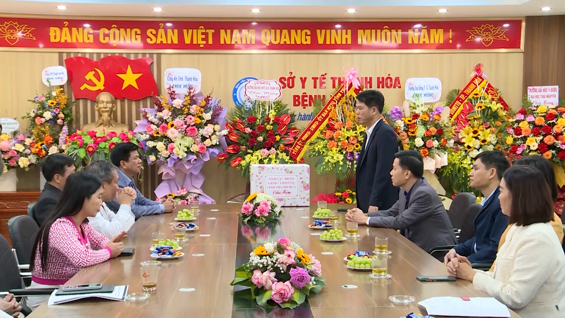 Trưởng Ban Tuyên giáo Tỉnh ủy Đào Xuân Yên chúc mừng các đơn vị Y tế nhân Ngày Thầy thuốc Việt Nam - Ảnh 3.