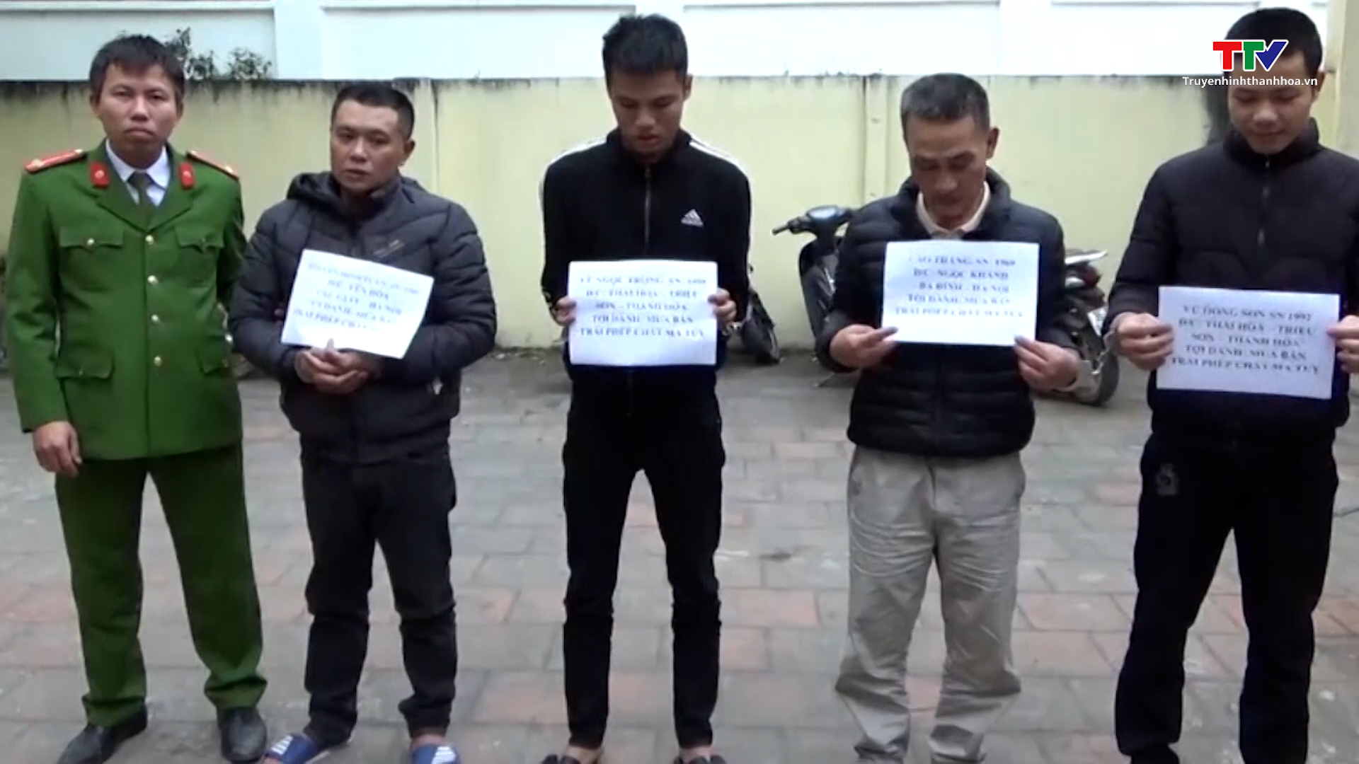 
Công an huyện Triệu Sơn bắt 5 đối tượng trong đường dây mua bán ma túy từ Hà Nội về Thanh Hóa tiêu thụ
 - Ảnh 2.