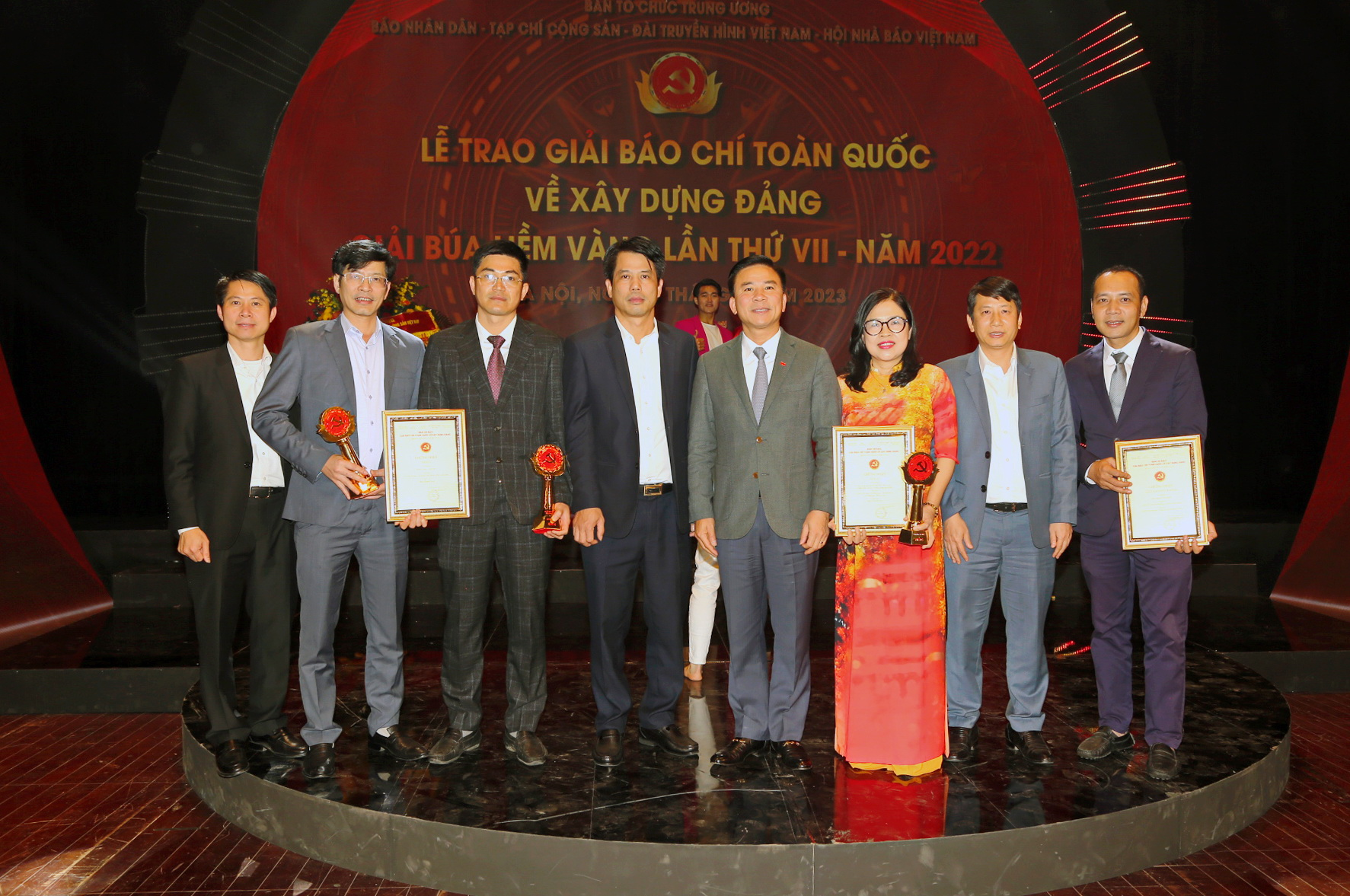 Thanh Hoá có 3 tác phẩm đạt Giải báo chí toàn quốc về xây dựng Đảng lần thứ VII - Ảnh 3.