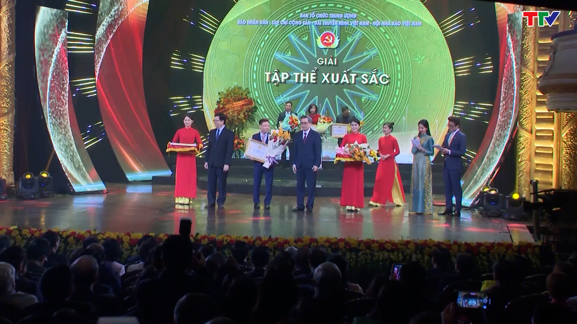 Thanh Hóa đạt 3 giải thưởng báo chí Búa liềm vàng năm 2022 - Ảnh 4.
