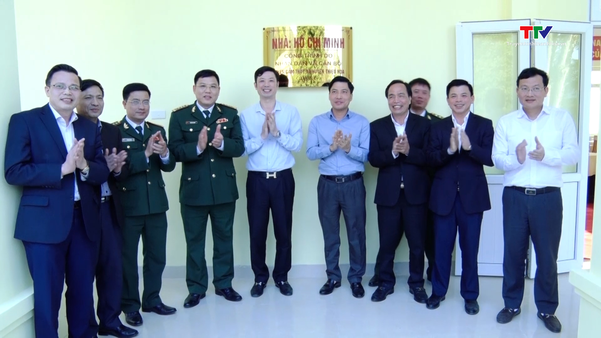 Huyện Thiệu Hoá và Cẩm Thuỷ bàn giao nhà truyền thống cho Đồn Biên phòng Pù Nhi
 - Ảnh 2.