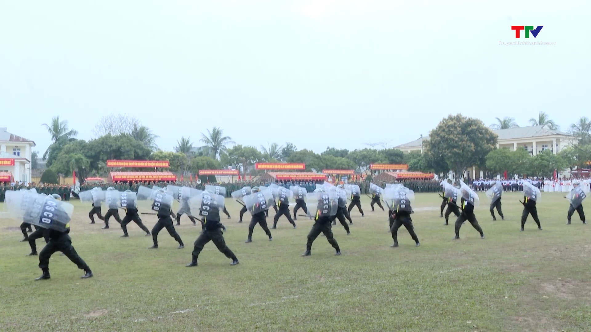 Lực lượng Vũ trang tỉnh Thanh Hóa tổ chức ra quân huấn luyện năm 2023 - Ảnh 2.