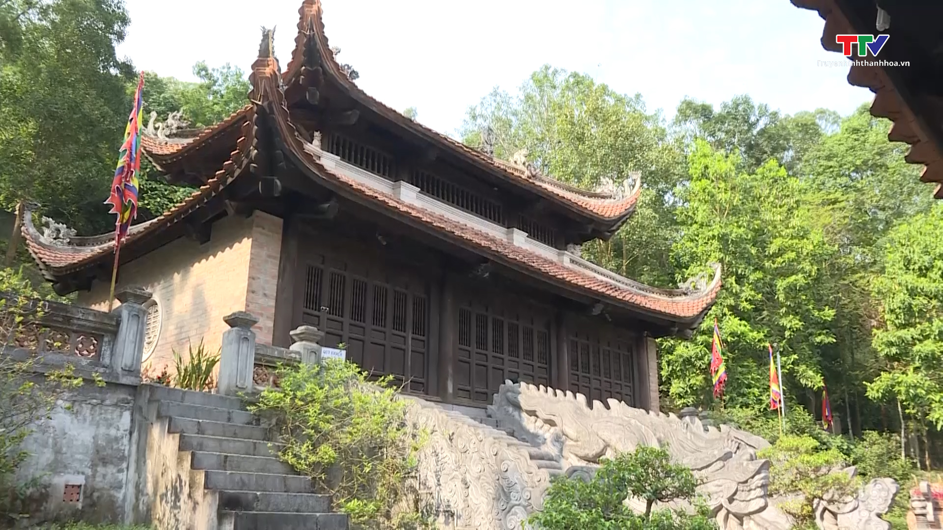 Phát huy giá trị lịch sử, kiến trúc, nghệ thuật Khu di tích Bà Triệu gắn với phát triển du lịch - Ảnh 4.