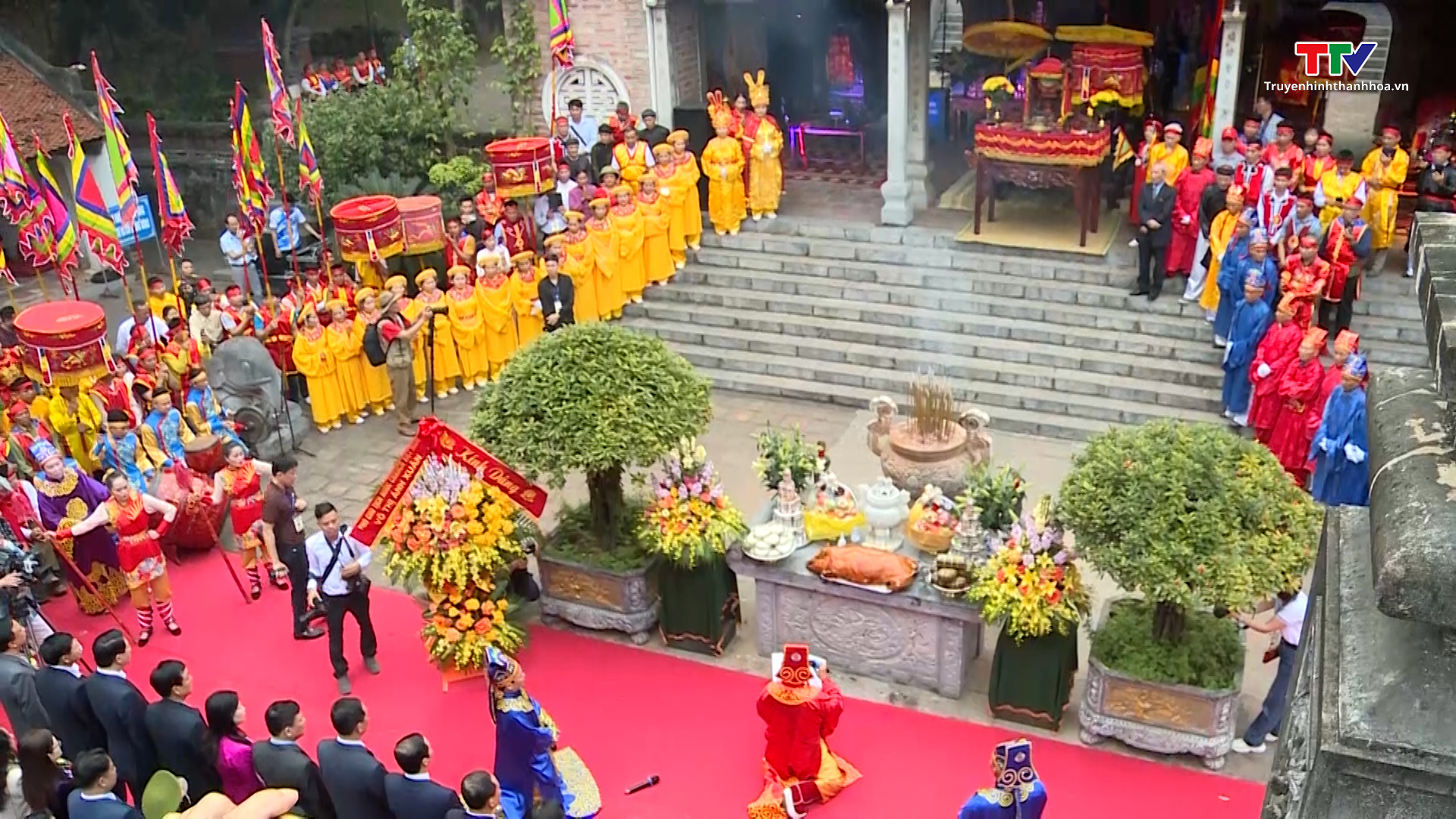 Lễ hội đền Bà Triệu thu hút đông đảo Nhân dân và du khách - Ảnh 1.