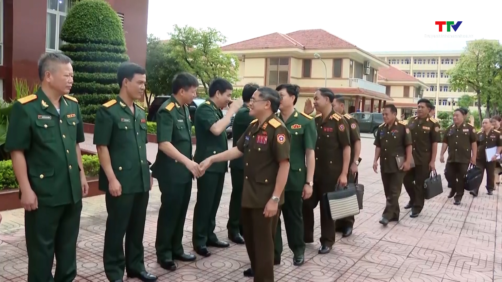 Thắt chặt tình đoàn kết đặc biệt giữa lực lượng bảo vệ biên giới 2 nước Việt - Lào - Ảnh 6.