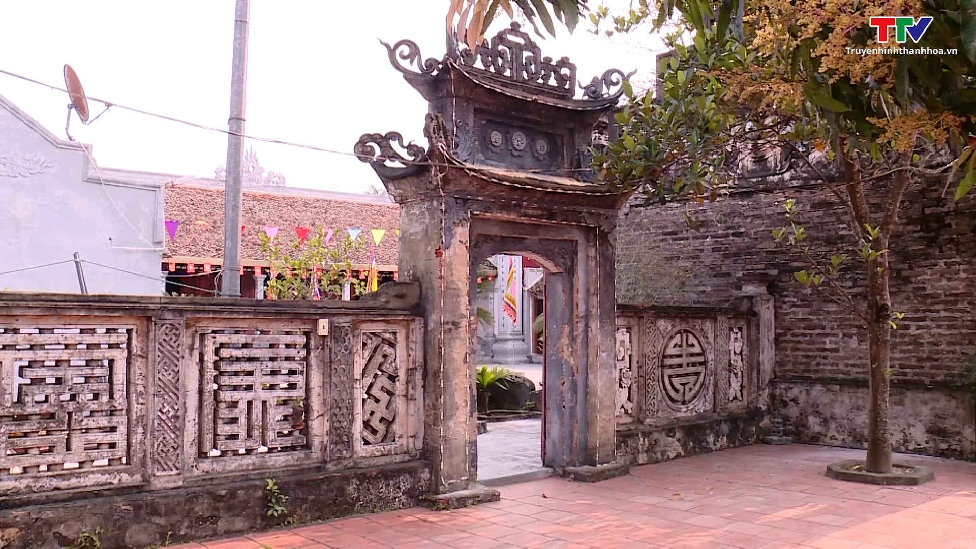 Huyện Hậu Lộc phát huy giá trị di sản văn hóa gắn với phát triển du lịch - Ảnh 2.