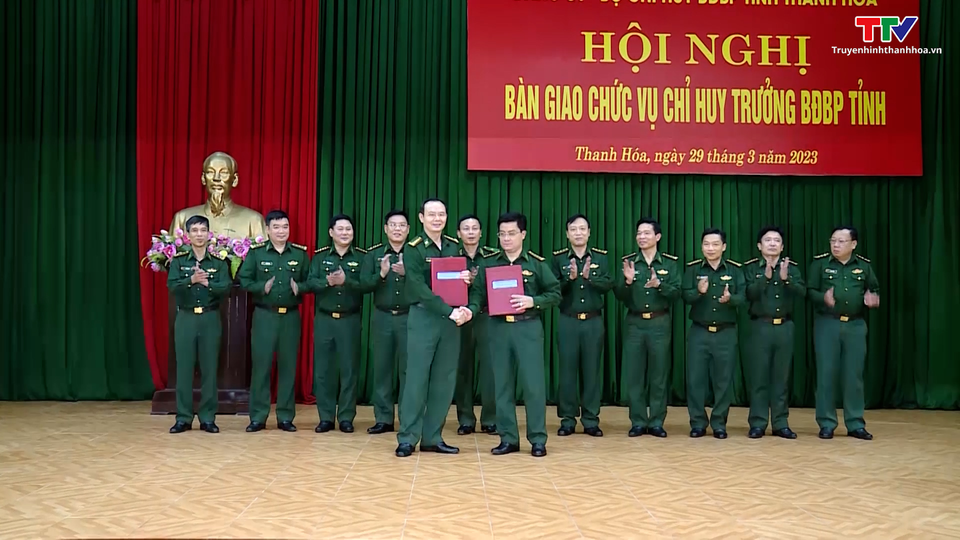 Bàn giao chức trách, nhiệm vụ Chỉ huy trưởng Bộ đội Biên phòng tỉnh Thanh Hoá - Ảnh 3.