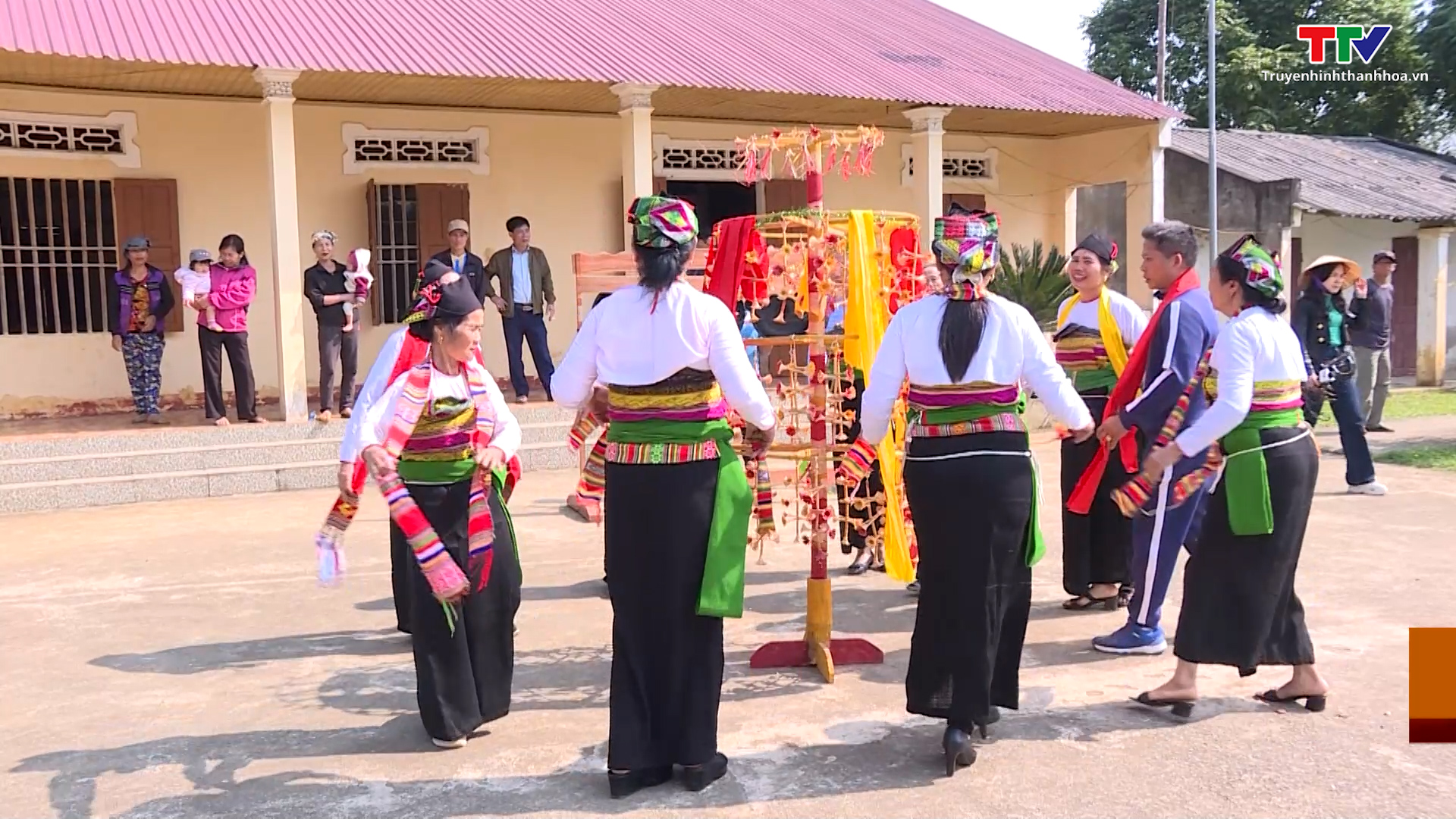 Thay đổi trong đời sống văn hóa, tinh thần của người dân nông thôn - Ảnh 2. Thay đổi trong đời sống văn hóa, tinh thần của người dân nông thôn - Ảnh 2.