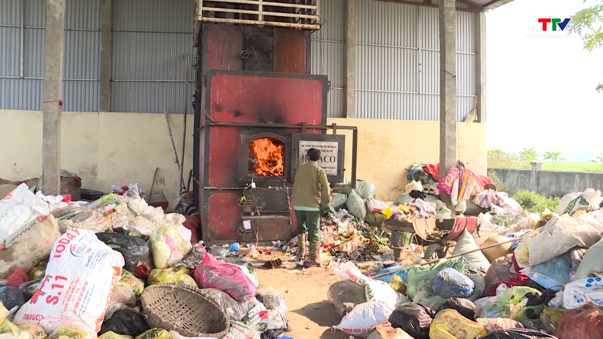 Công tác xử lý rác thải sinh hoạt ở huyện Yên Định - Ảnh 2.