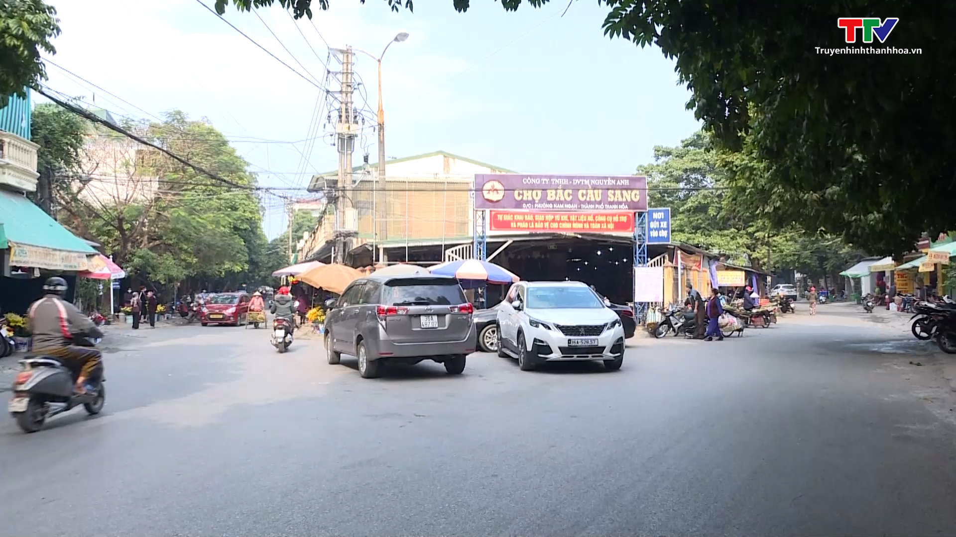 Khó khăn trong xóa bỏ chợ cóc, chợ tạm ở thành phố Thanh Hóa - Ảnh 3.