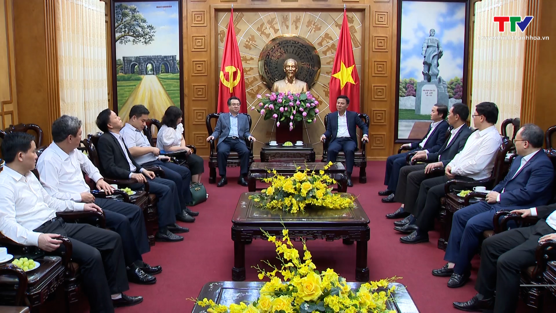 Bí thư Tỉnh uỷ tiếp Bộ trưởng Bộ Xây dựng - Ảnh 2. Bí thư Tỉnh uỷ tiếp Bộ trưởng Bộ Xây dựng - Ảnh 2.