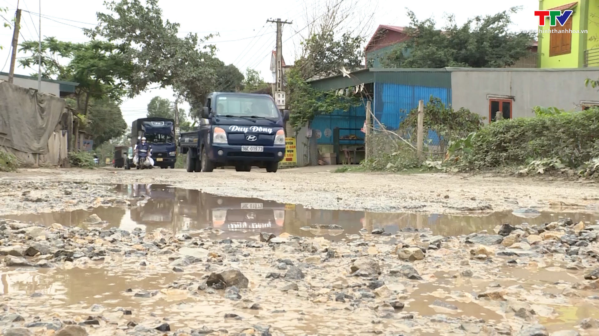 Tỉnh lộ 527 đoạn qua huyện Nga Sơn và thị xã Bỉm Sơn xuống cấp, tiềm ẩn nguy cơ mất an toàn giao thông - Ảnh 4.