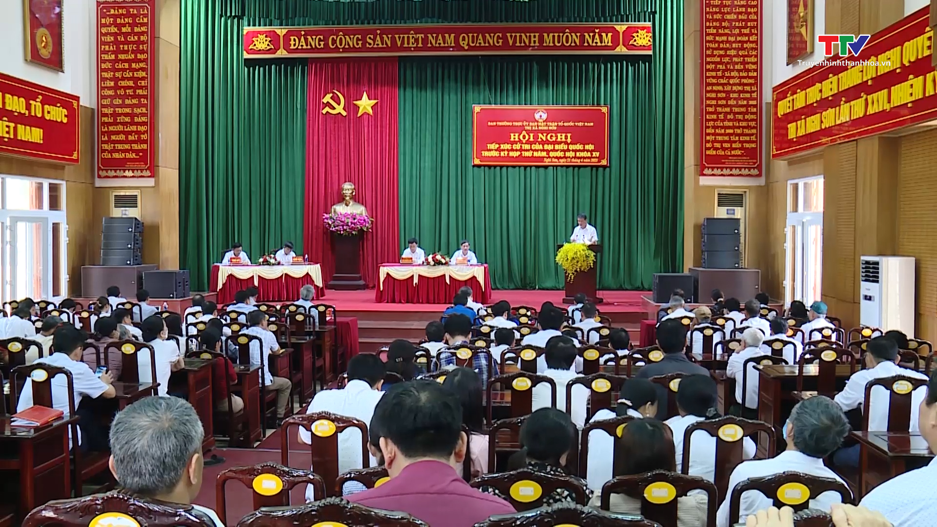 
Đoàn Đại biểu Quốc hội tỉnh Thanh Hoá tiếp xúc cử tri thị xã Nghi Sơn - Ảnh 2.