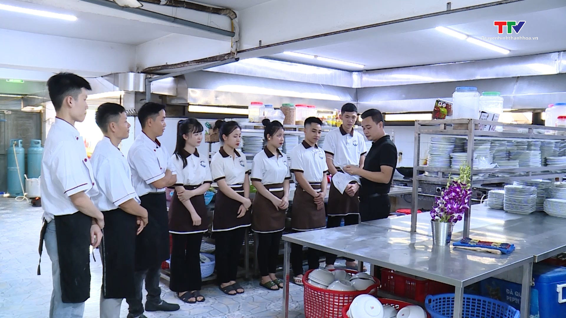 Sầm Sơn đảm bảo an toàn thực phẩm tại các cơ sở kinh doanh dịch vụ ăn uống - Ảnh 2.