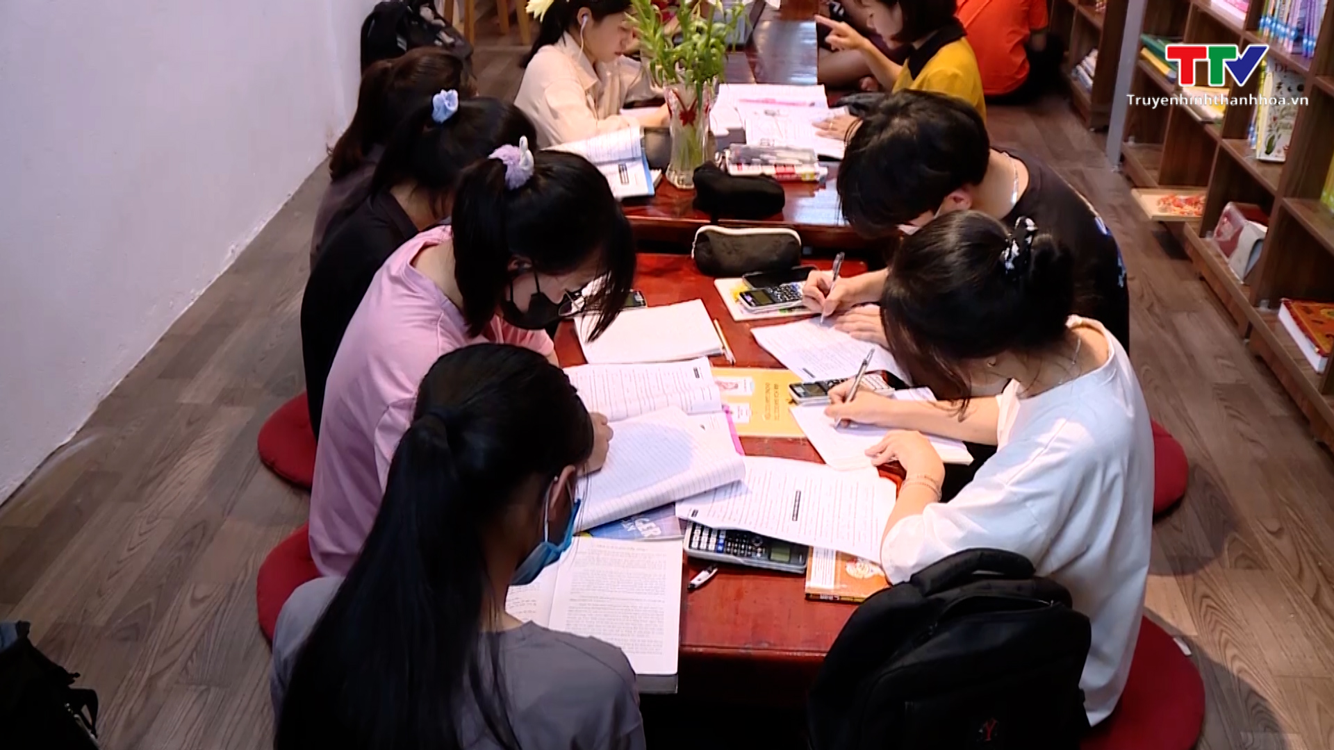 Không gian đọc sách là không giới hạn - Ảnh 2.