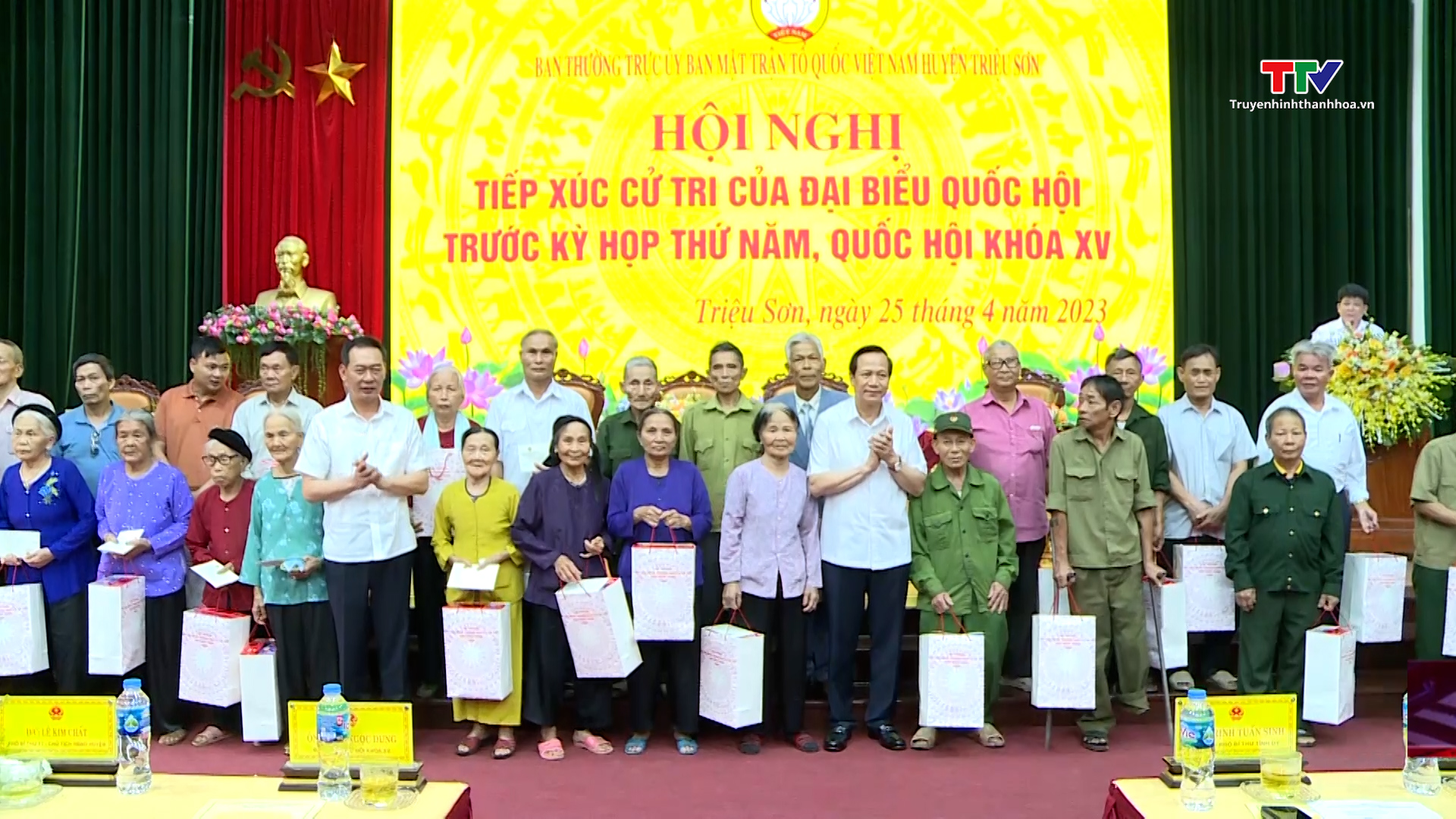 Đại biểu Quốc hội tiếp xúc cử tri huyện Triệu Sơn, thành phố Sầm Sơn - Ảnh 5.