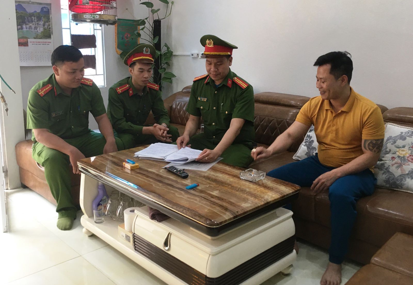 33/52 cơ sở kinh doanh cầm đồ trên địa bàn Thị xã Nghi Sơn có dấu hiệu vi phạm - Ảnh 1.