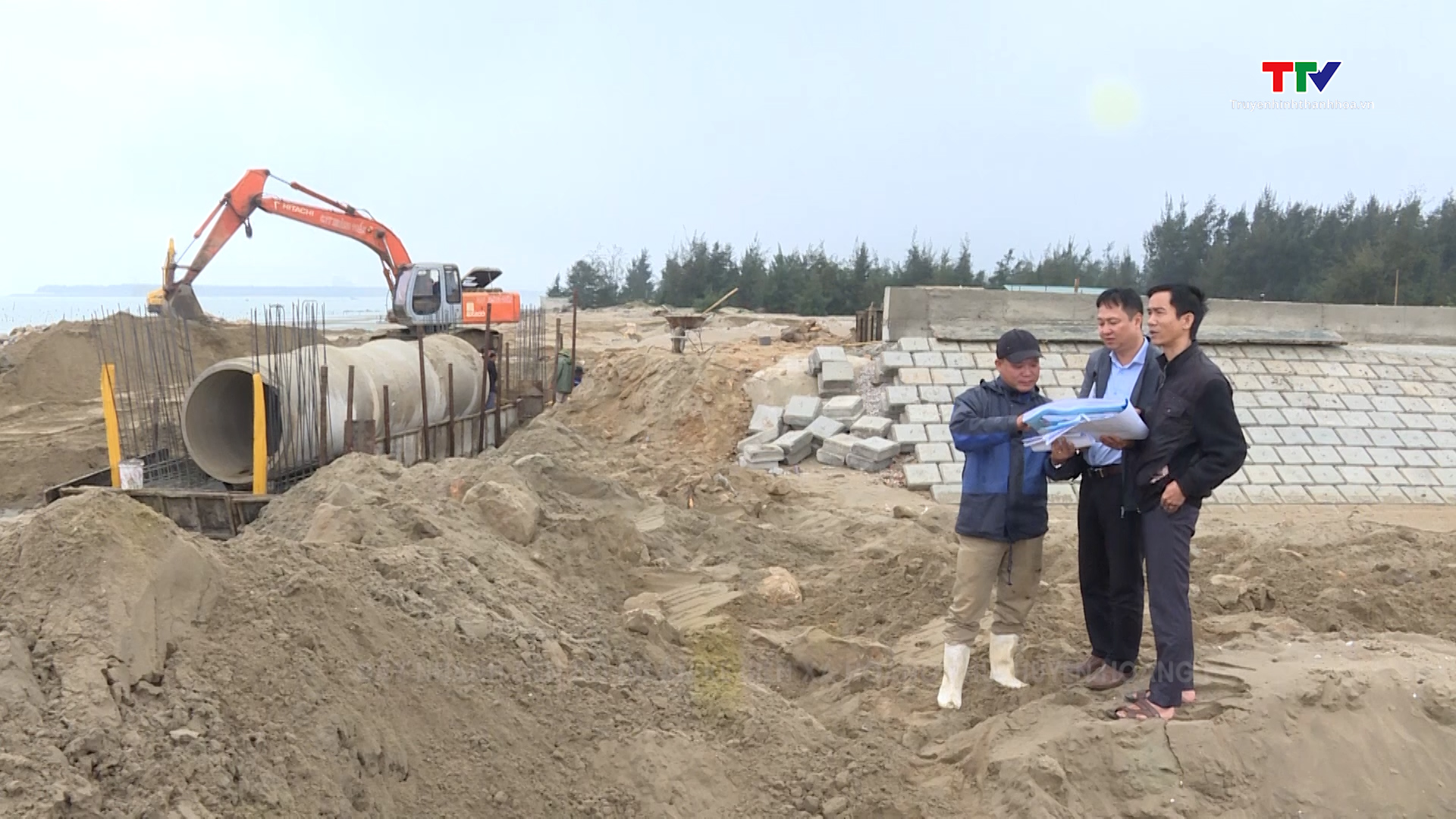 Đẩy nhanh tiến độ dự án kè biển xã Hoằng Phụ, huyện Hoằng Hóa - Ảnh 3. Đẩy nhanh tiến độ dự án kè biển xã Hoằng Phụ, huyện Hoằng Hóa - Ảnh 3.