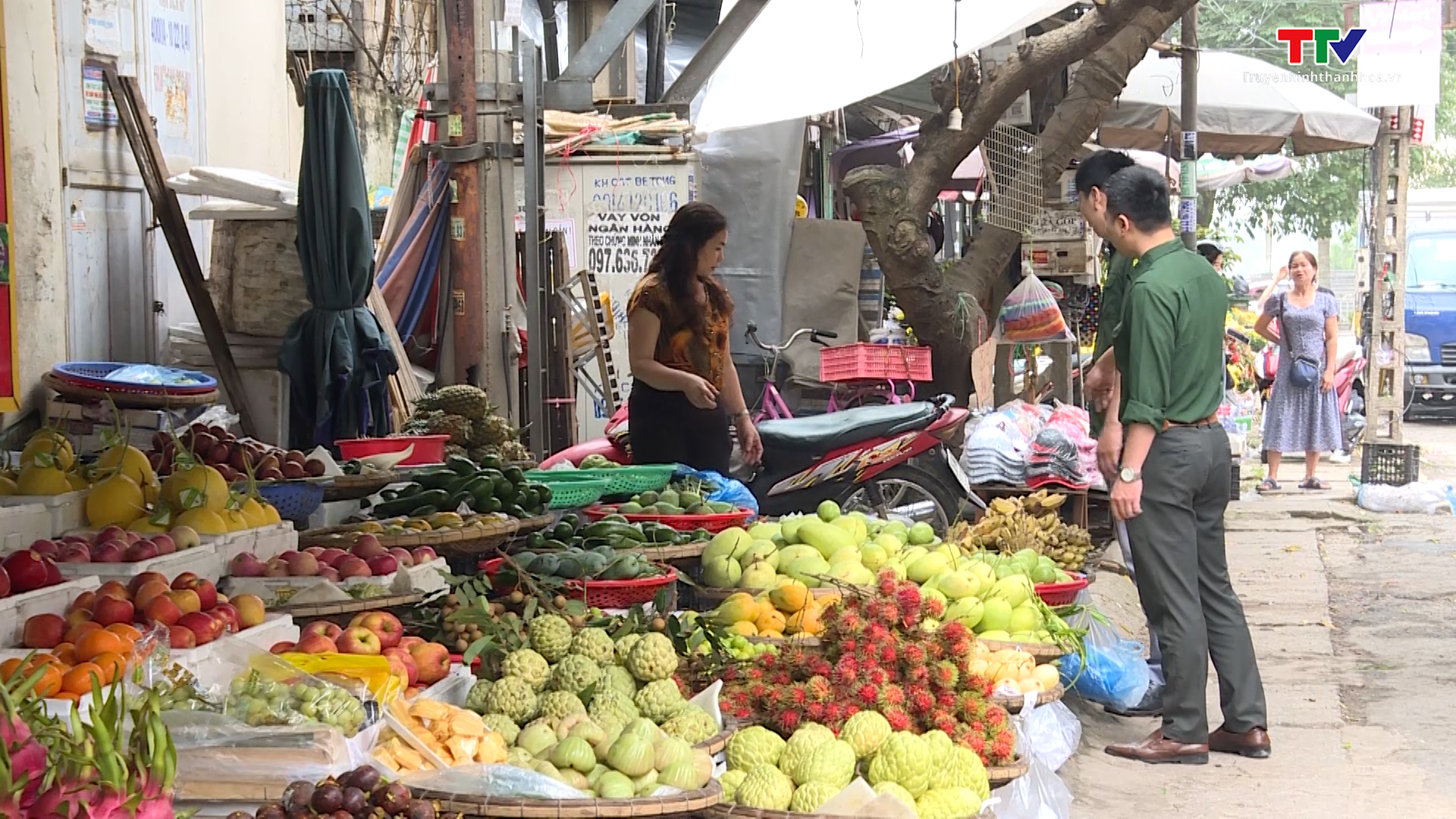Thành phố Thanh Hoá tăng cường các giải pháp xoá bỏ chợ cóc, chợ tạm, xây dựng văn minh thương mại  - Ảnh 7.