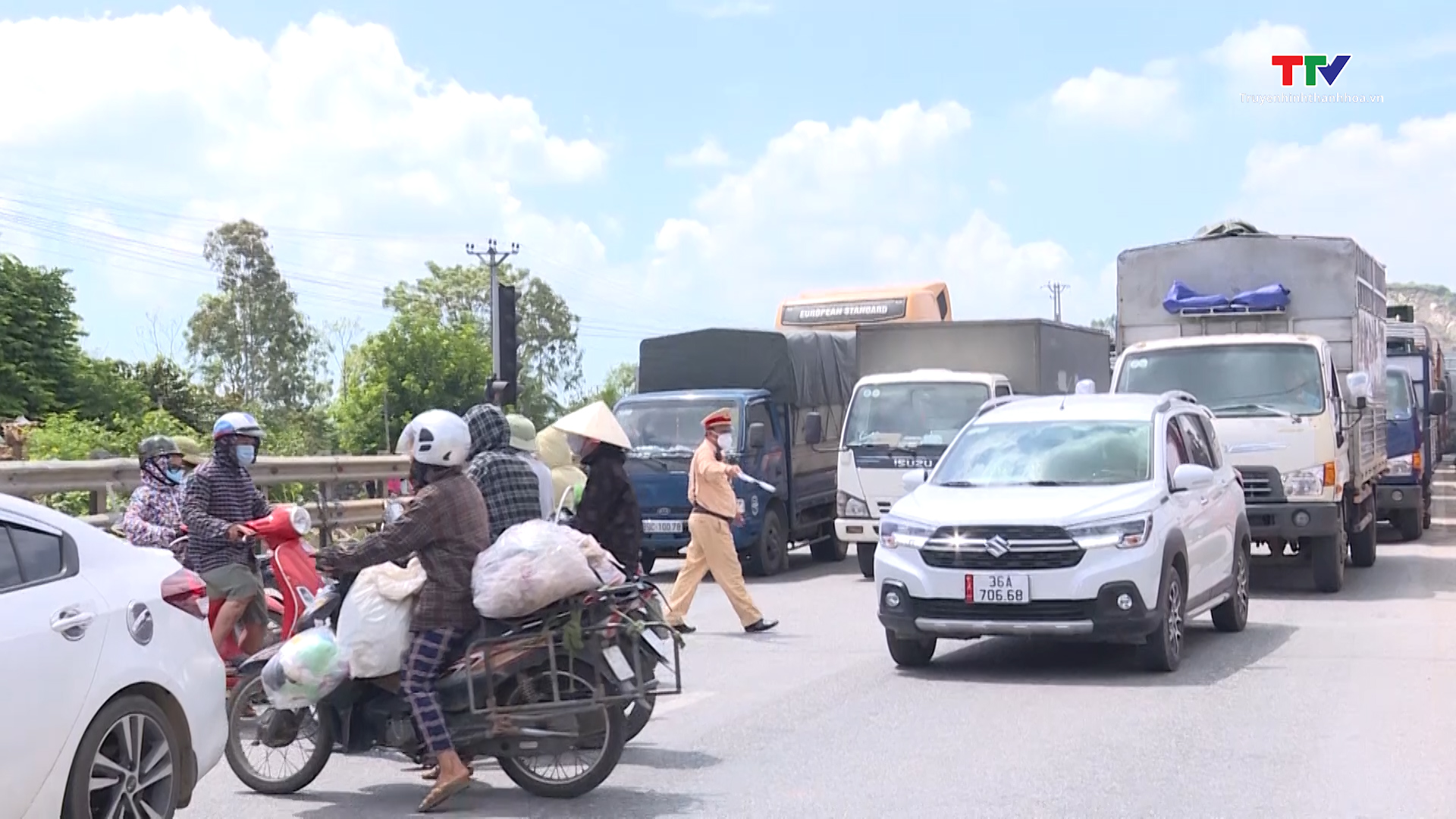 Tháng 4/2023, tai nạn giao thông trên địa bàn tỉnh Thanh Hóa tăng cả về số vụ, số người tử vong - Ảnh 2.