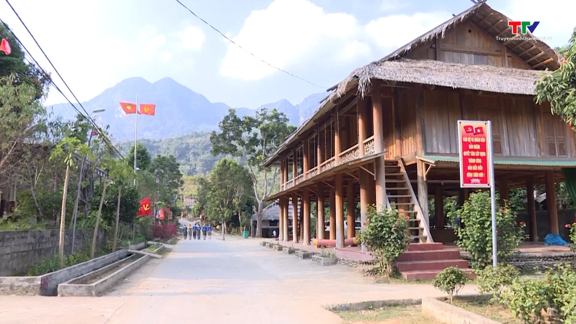 Phát triển du lịch ở  huyện Quan Sơn - Đôi điều ghi nhận - Ảnh 3.