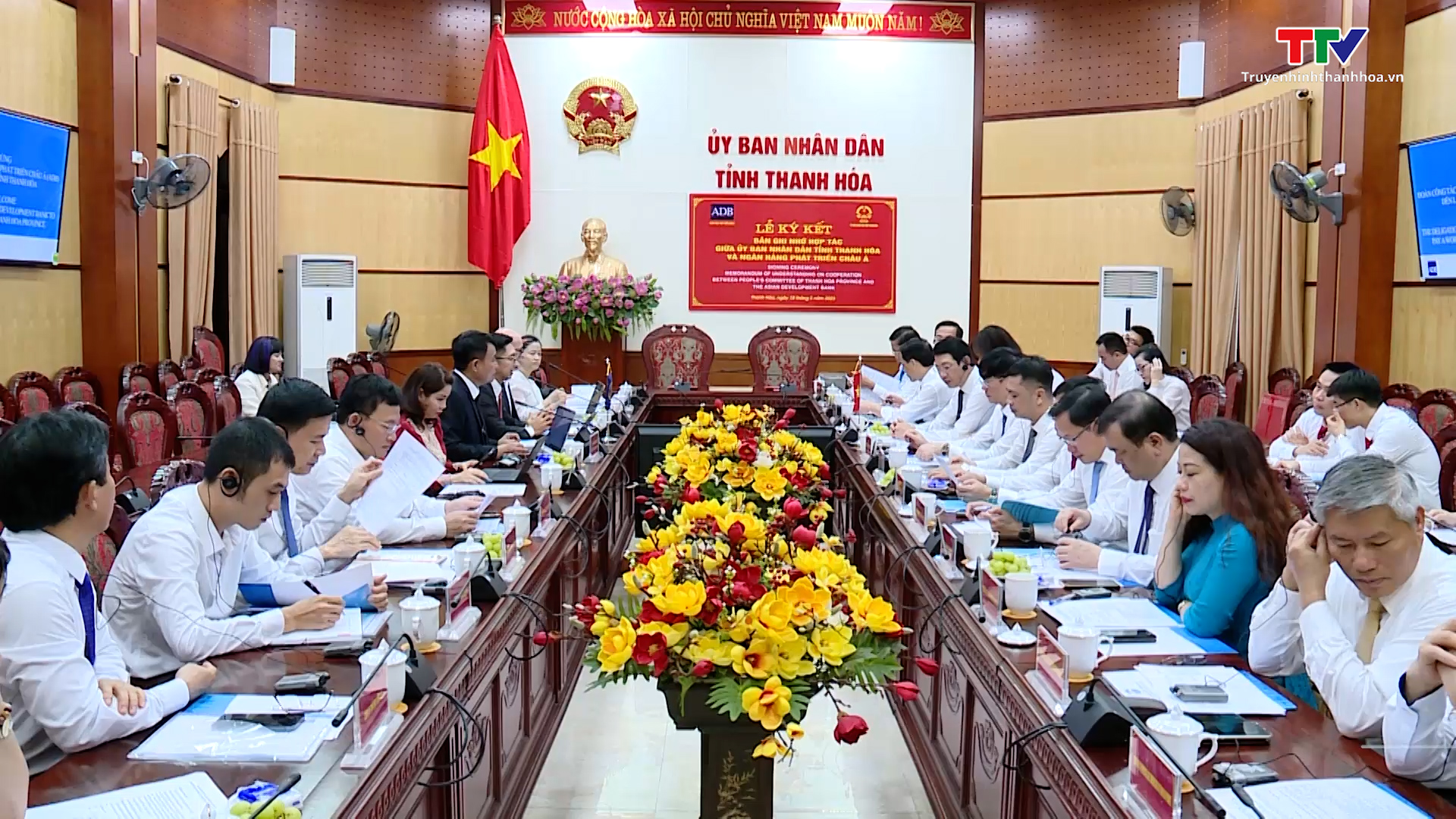 Uỷ ban Nhân dân tỉnh Thanh Hoá làm việc với Ngân hàng Phát triển Châu Á (ADB) - Ảnh 2.