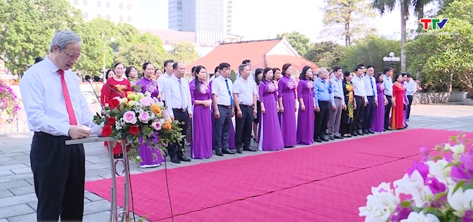 Đoàn công tác Ủy ban Mặt trận Tổ quốc tỉnh Đồng Nai dâng hương tưởng niệm Chủ tịch Hồ Chí Minh - Ảnh 2.