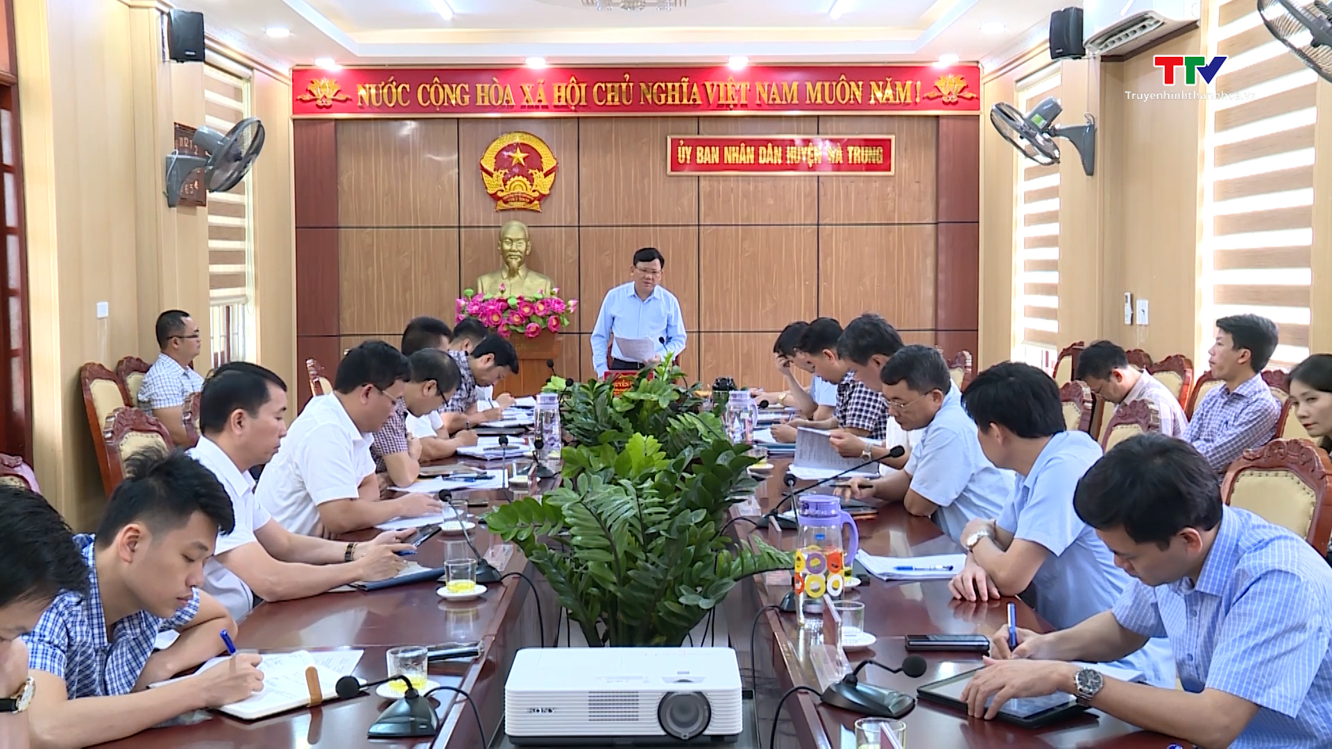 Phó Chủ tịch Thường trực UBND tỉnh Nguyễn Văn Thi kiểm tra tiến độ giải ngân vốn đầu tư công năm 2023 - Ảnh 3.