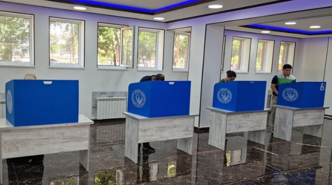 Uzbekistan thông qua sửa đổi hiến pháp - Ảnh 1. Uzbekistan thông qua sửa đổi hiến pháp - Ảnh 1.