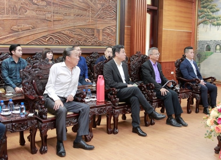 
Phó Chủ tịch Thường trực Ủy ban Nhân dân tỉnh Nguyễn Văn Thi tiếp xã giao các nhà đầu tư Singapore
 - Ảnh 4.