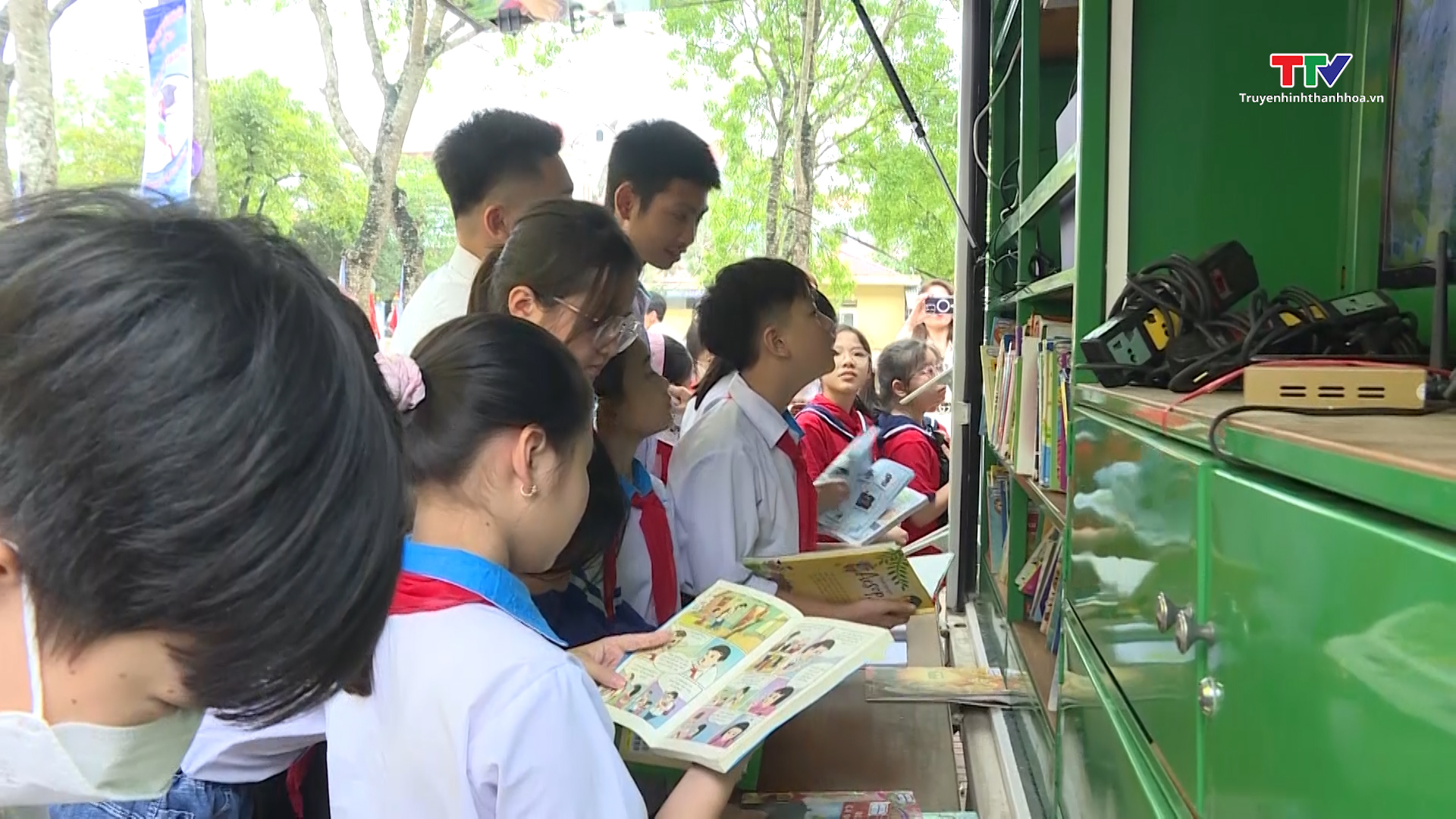 Thanh Hoá tổ chức 32 chuyến xe thư viện lưu động trong tháng 4/2023 - Ảnh 3.