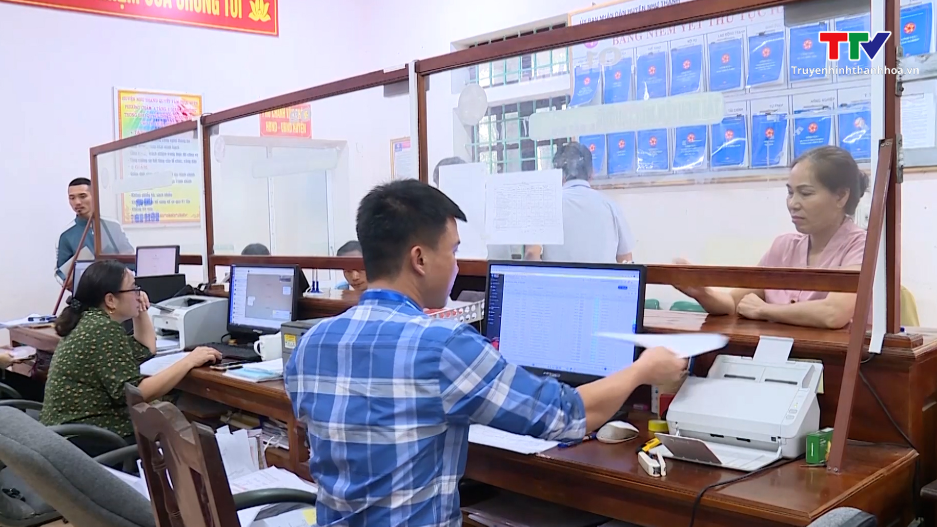 Chuyển đổi số để nâng cao năng lực phục vụ người dân, doanh nghiệp ở huyện Như Thanh - Ảnh 4.