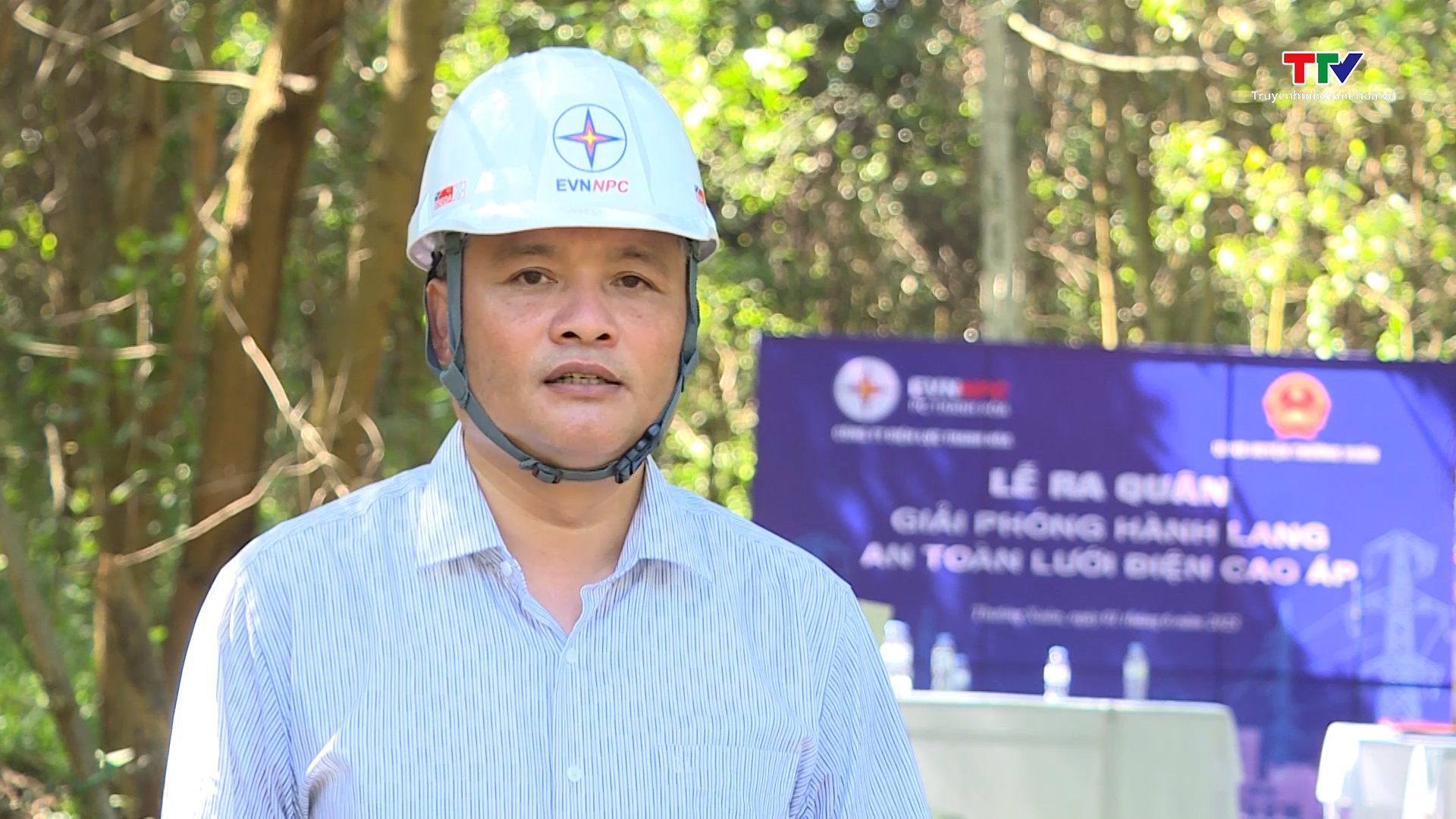 Ra quân giải phóng hành lang an toàn lưới điện tại huyện Thường Xuân - Ảnh 3.