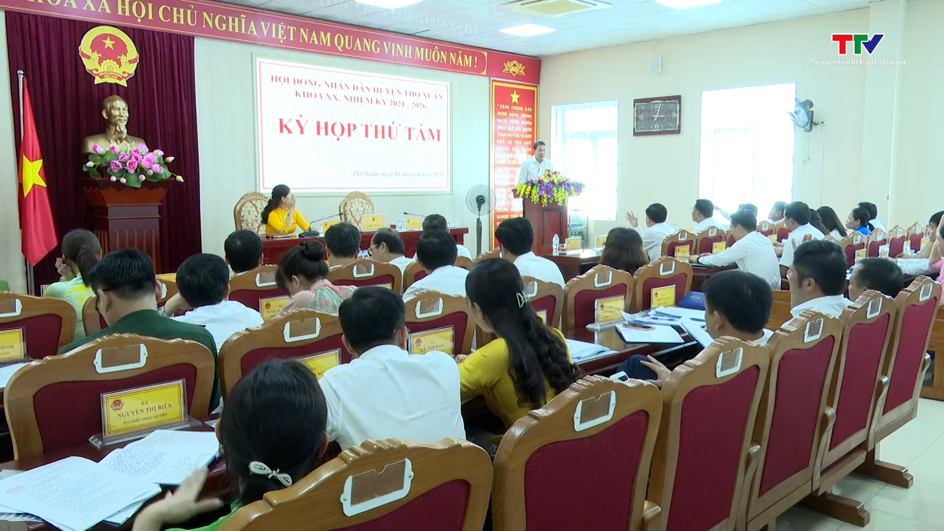 Kỳ họp thứ 8 Hội đồng Nhân dân huyện Thọ Xuân khóa XX, nhiệm kỳ 2021 - 2026 - Ảnh 2.
