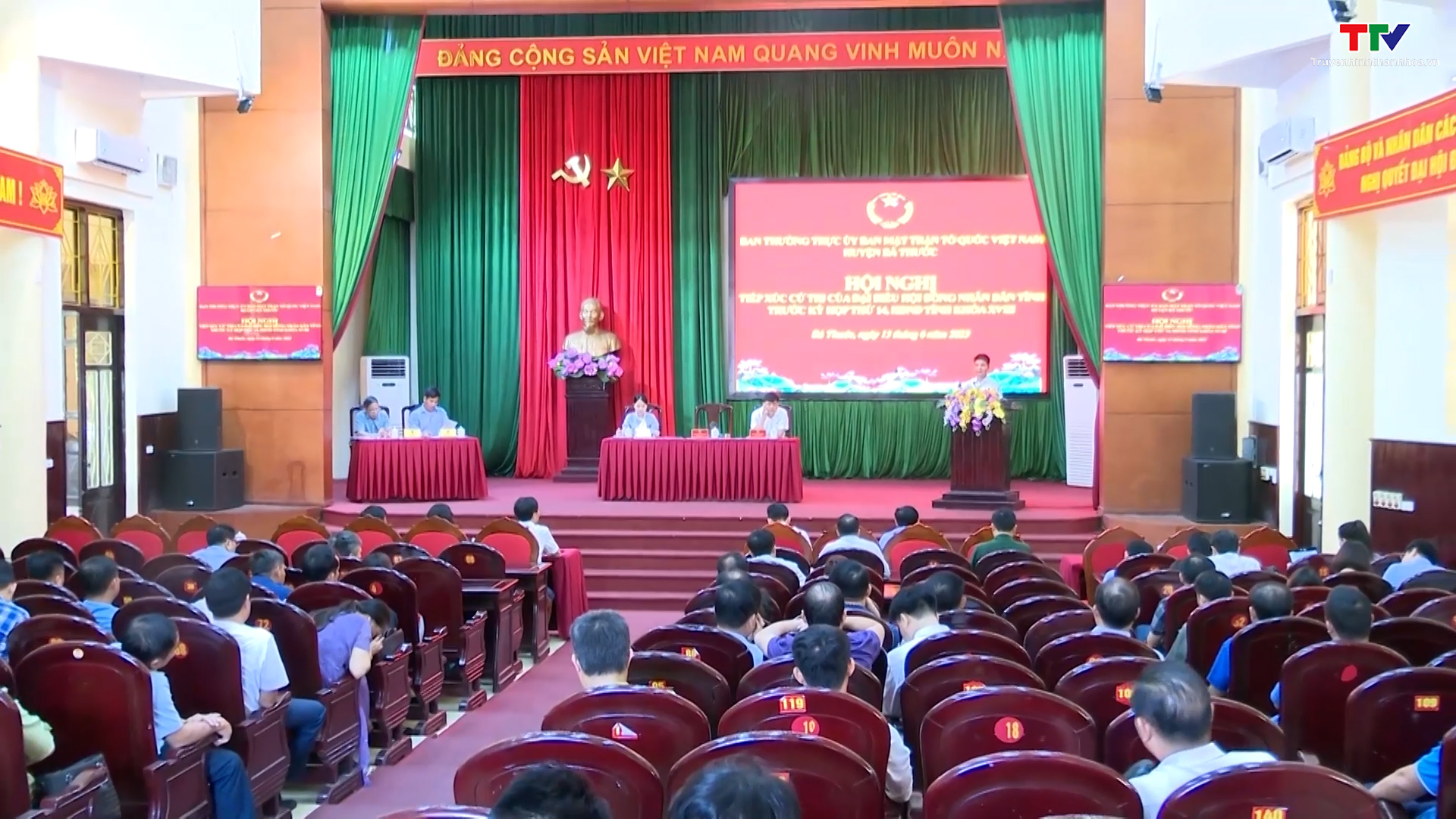 Đại biểu Hội đồng Nhân dân tỉnh tiếp xúc cử tri tại huyện Bá Thước - Ảnh 2.