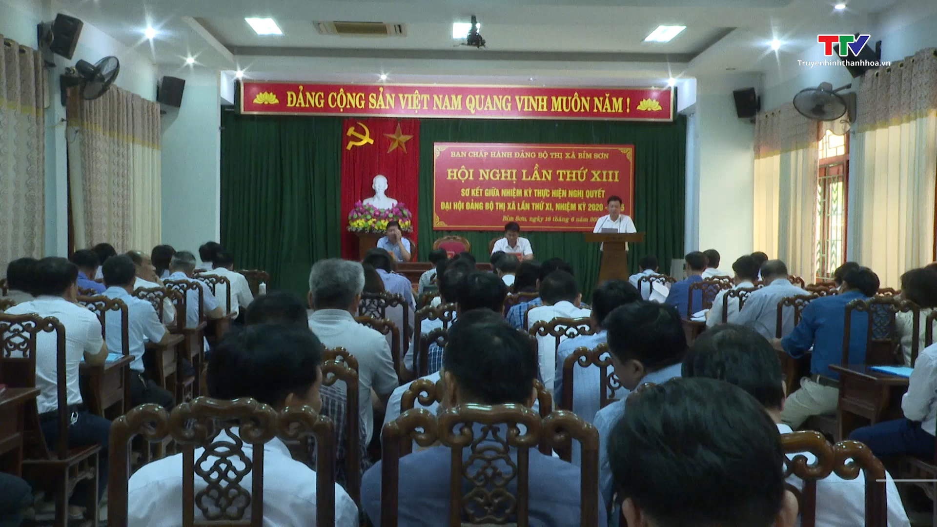 Thị xã Bỉm Sơn sơ kết giữa nhiệm kỳ thực hiện Nghị quyết Đại hội Đảng bộ thị xã lần thứ XI, nhiệm kỳ 2020 – 2025 - Ảnh 2.