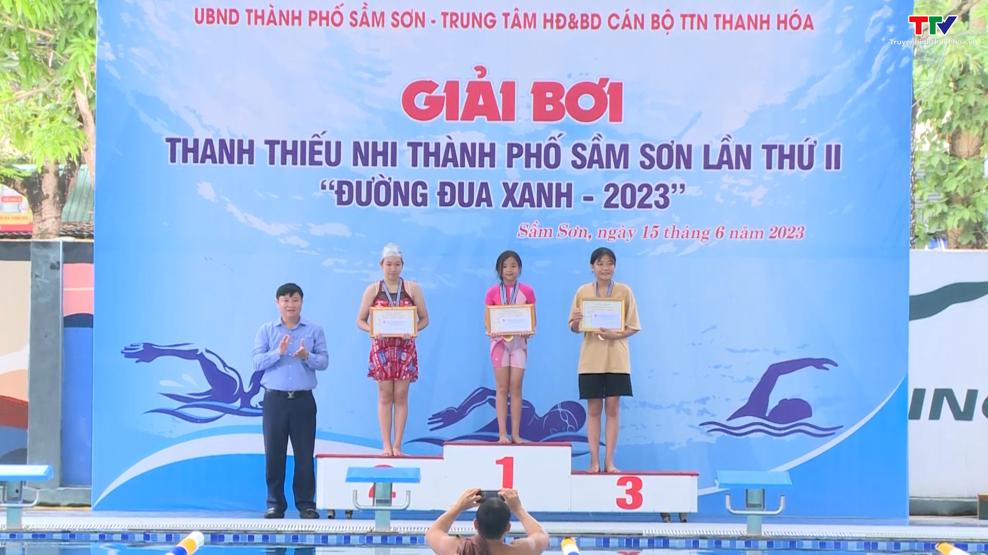 Giải bơi thanh thiếu nhi thành phố Sầm Sơn lần thứ II – Đường đua xanh năm 2023 - Ảnh 3.
