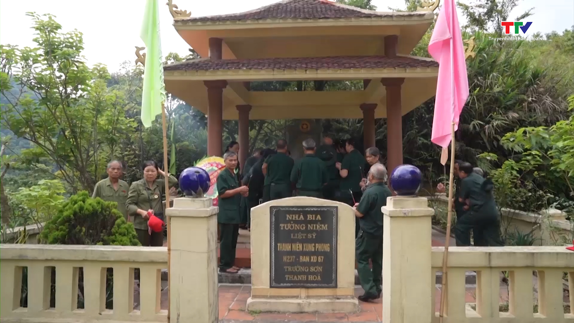 Hội Cựu thanh niên xung phong tỉnh Thanh Hoá thăm chiến trường xưa - Ảnh 2.